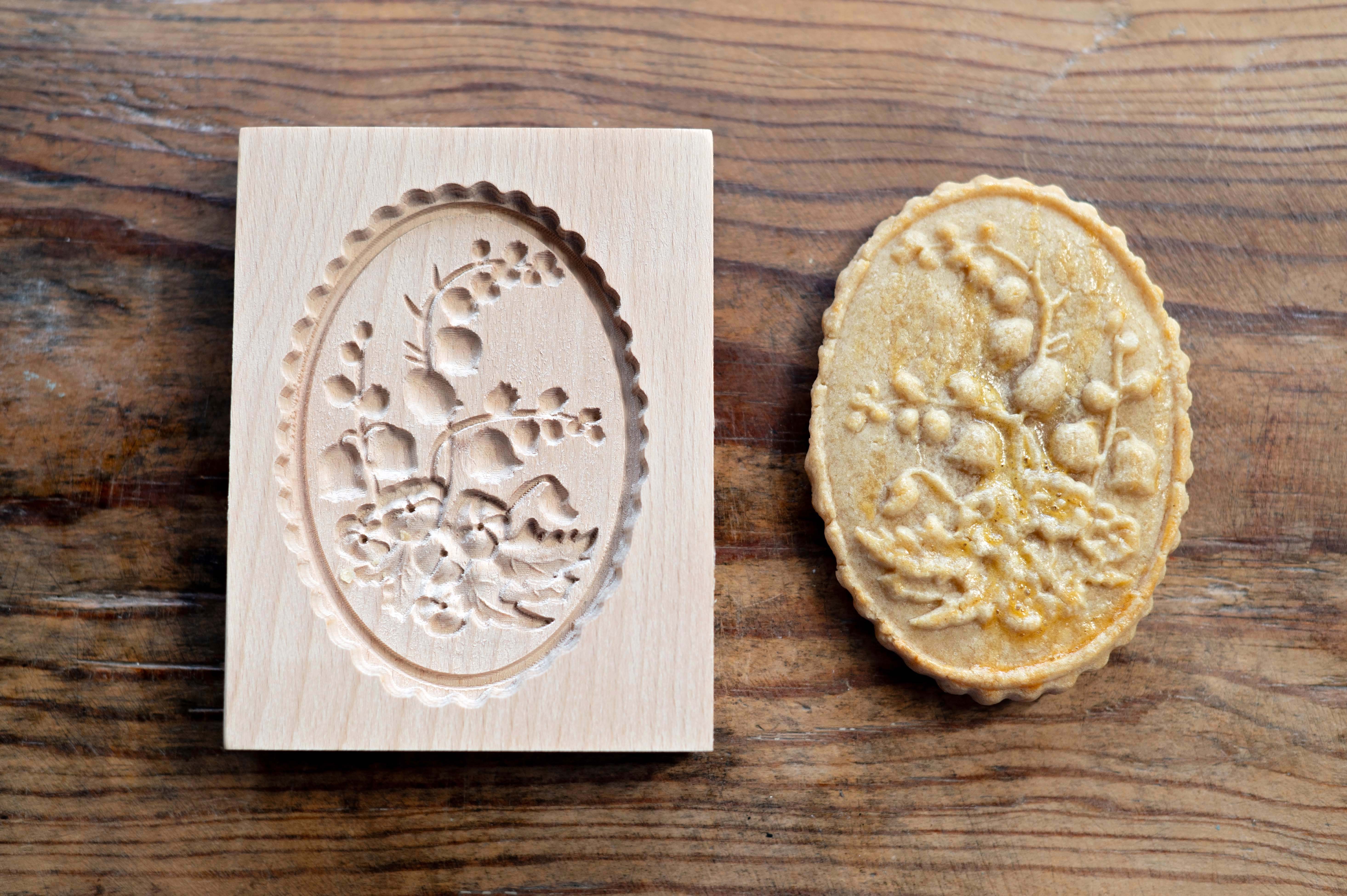 Molde decorativo para cocinar huevos con forma de flor