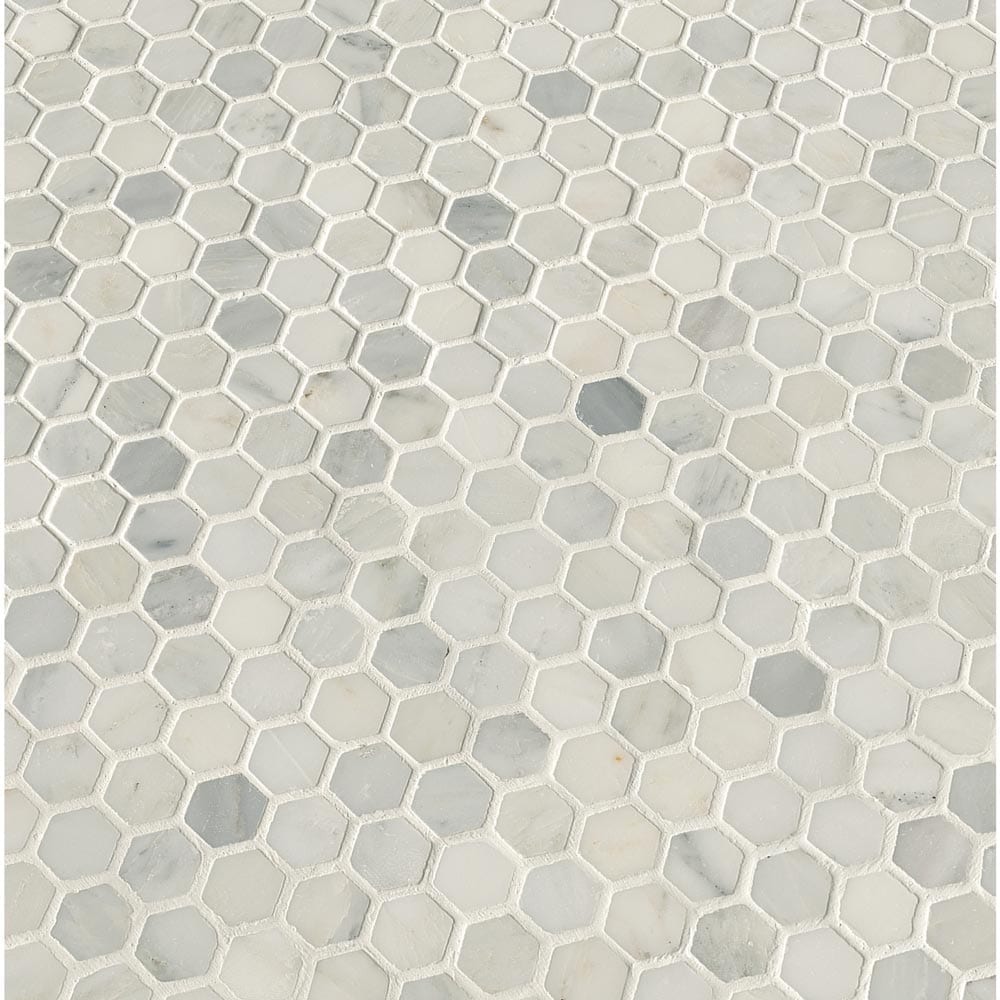 Mosaico hexagonal de mármol pulido Arabescato Carrara de 28 x 29 cm, montado sobre malla - Colección MSI