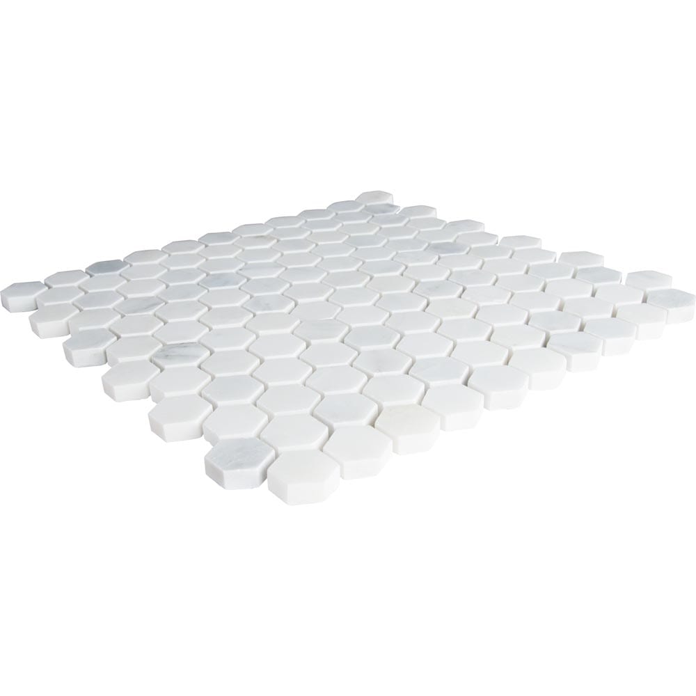 Mosaico hexagonal de mármol pulido Arabescato Carrara de 28 x 29 cm, montado sobre malla - Colección MSI