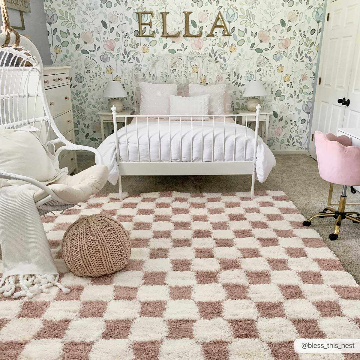 Alfombra peluda de cuadros rosas Atira