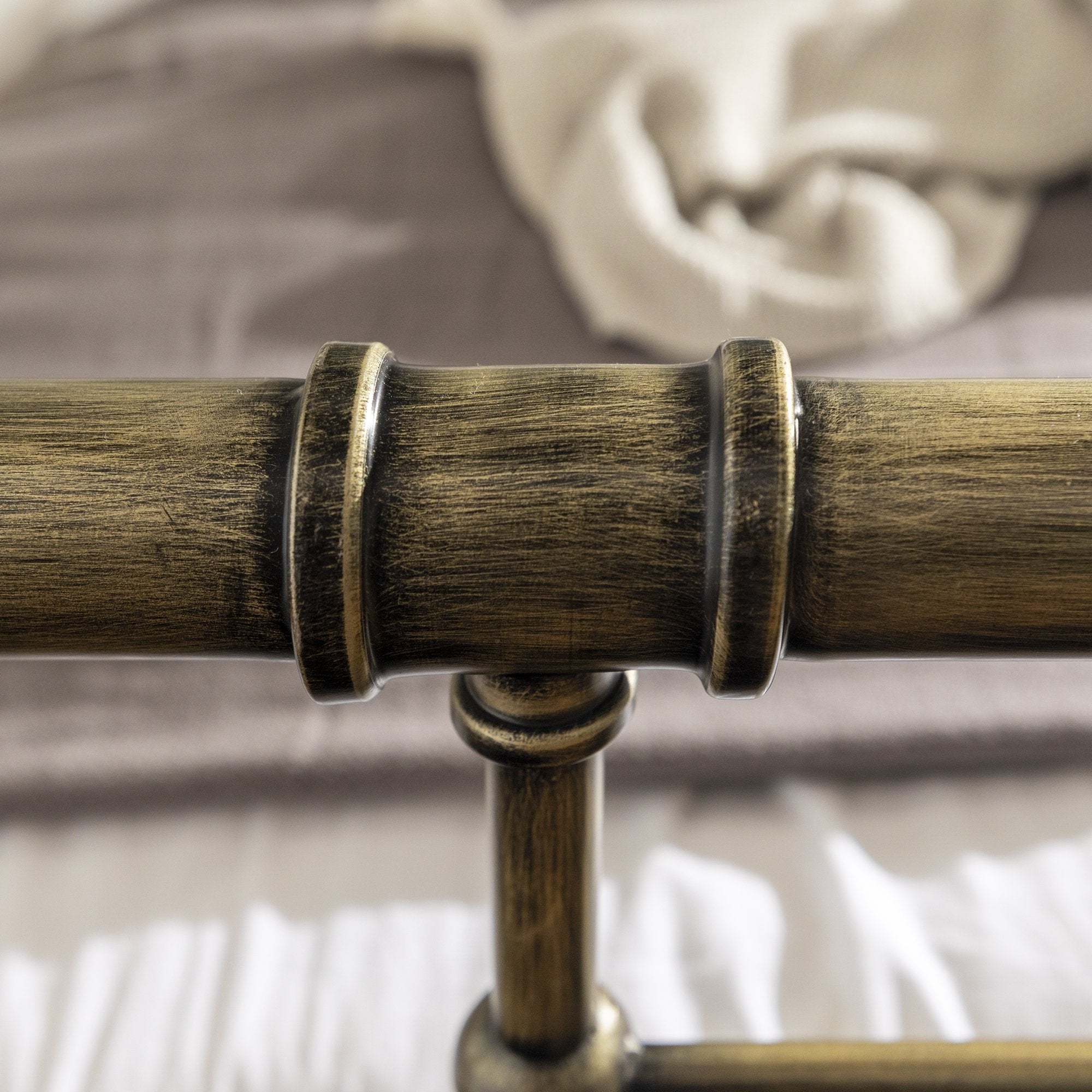 Cama Queen Antiqua
