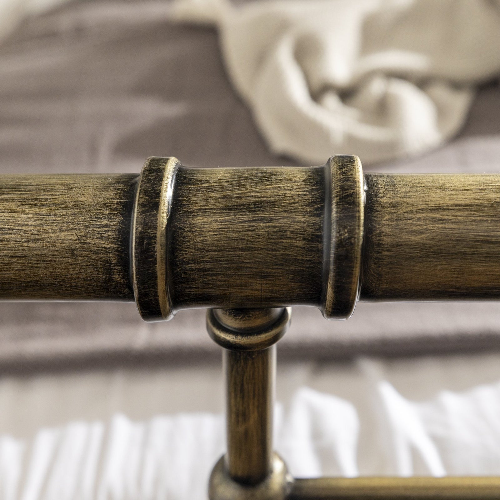Cama Queen Antiqua