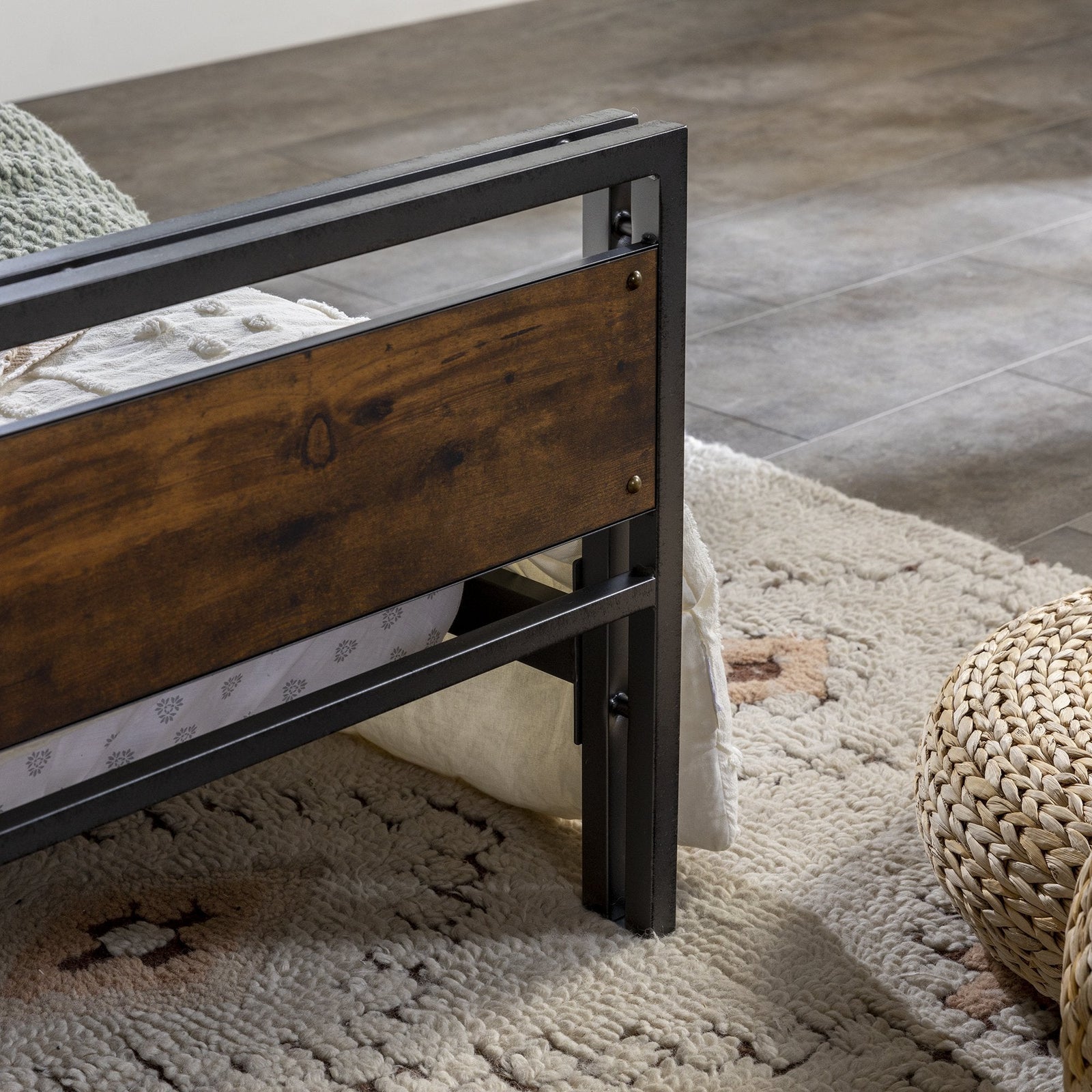 Cama Queen Arcadia