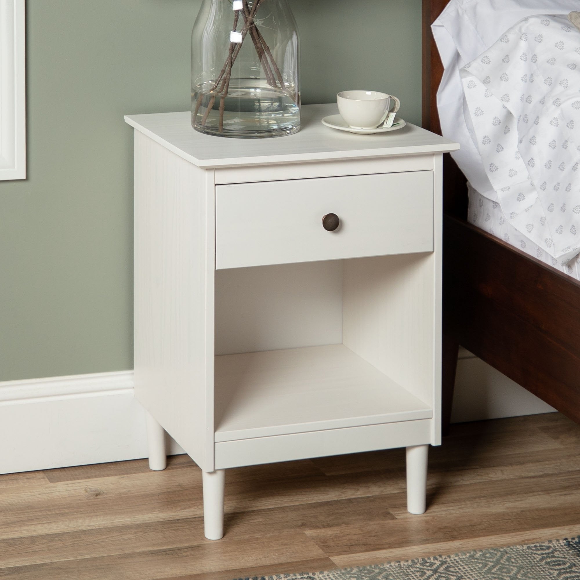 Mesita de noche de madera maciza de estilo transicional Spencer