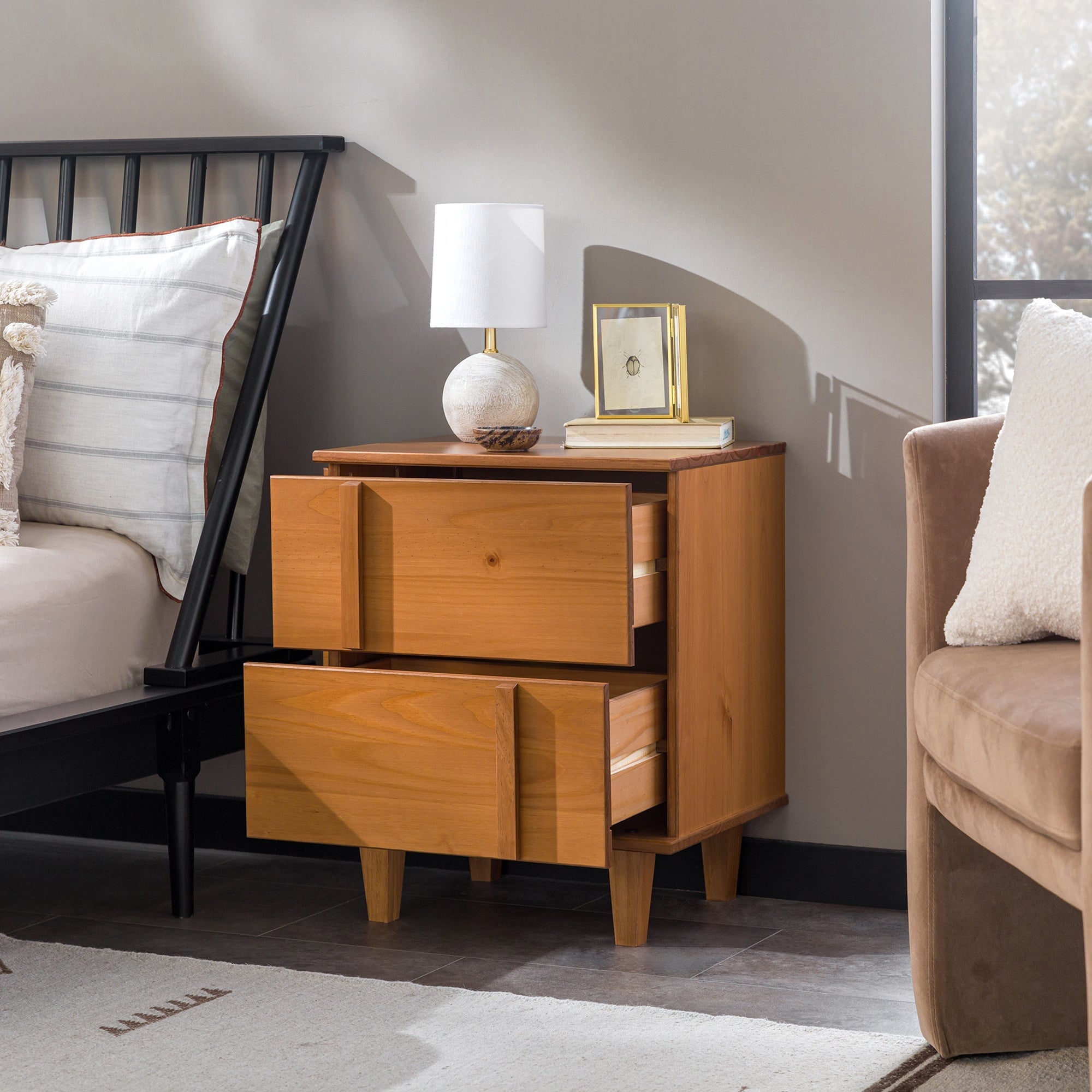 Mesita de noche moderna de madera maciza Bronx