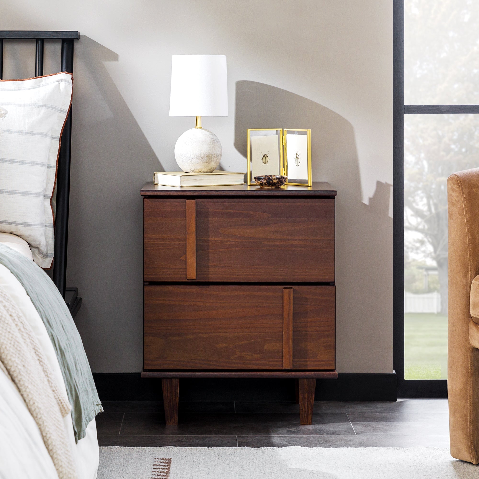 Mesita de noche moderna de madera maciza Bronx