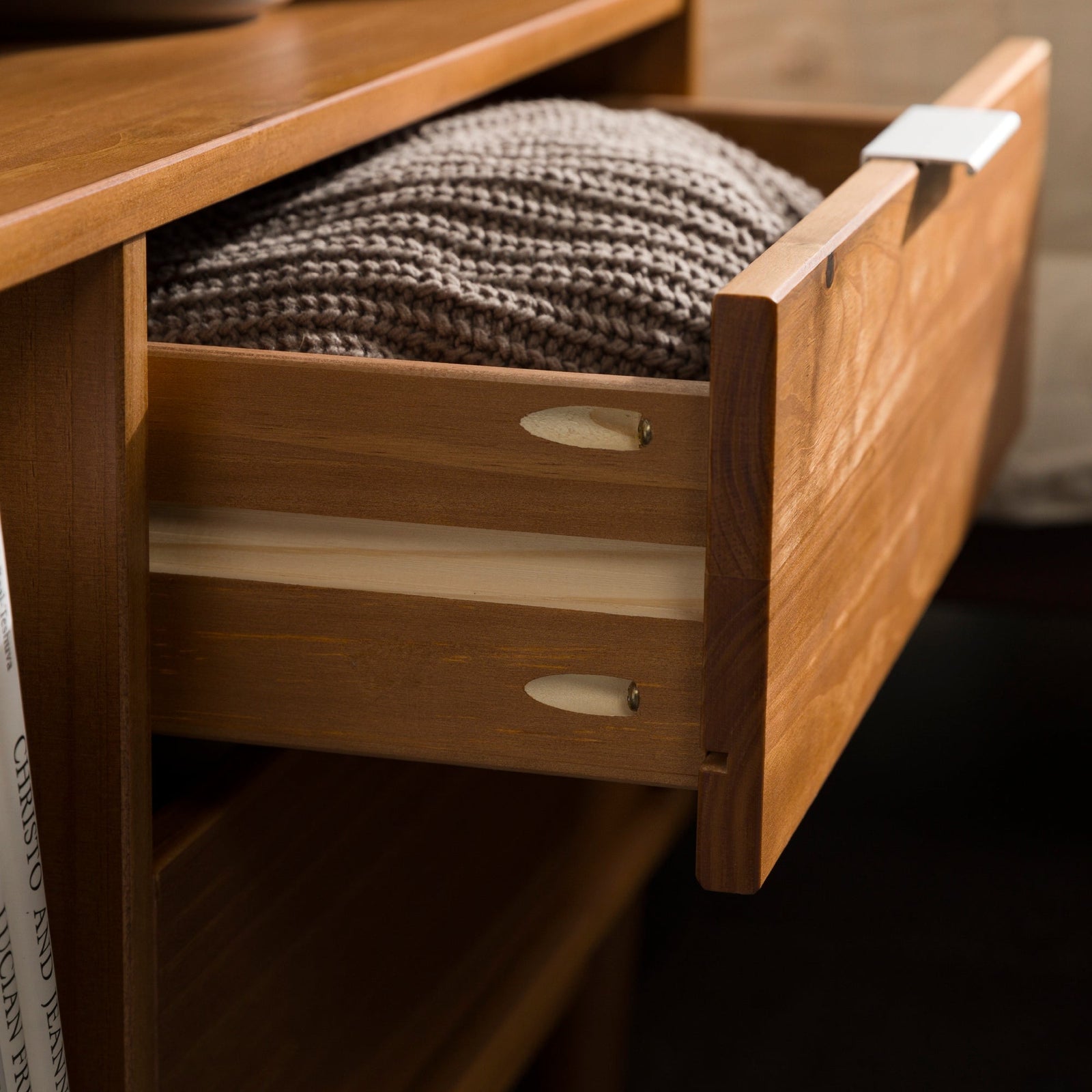 Mesita de noche moderna de madera de mediados de siglo de Lee