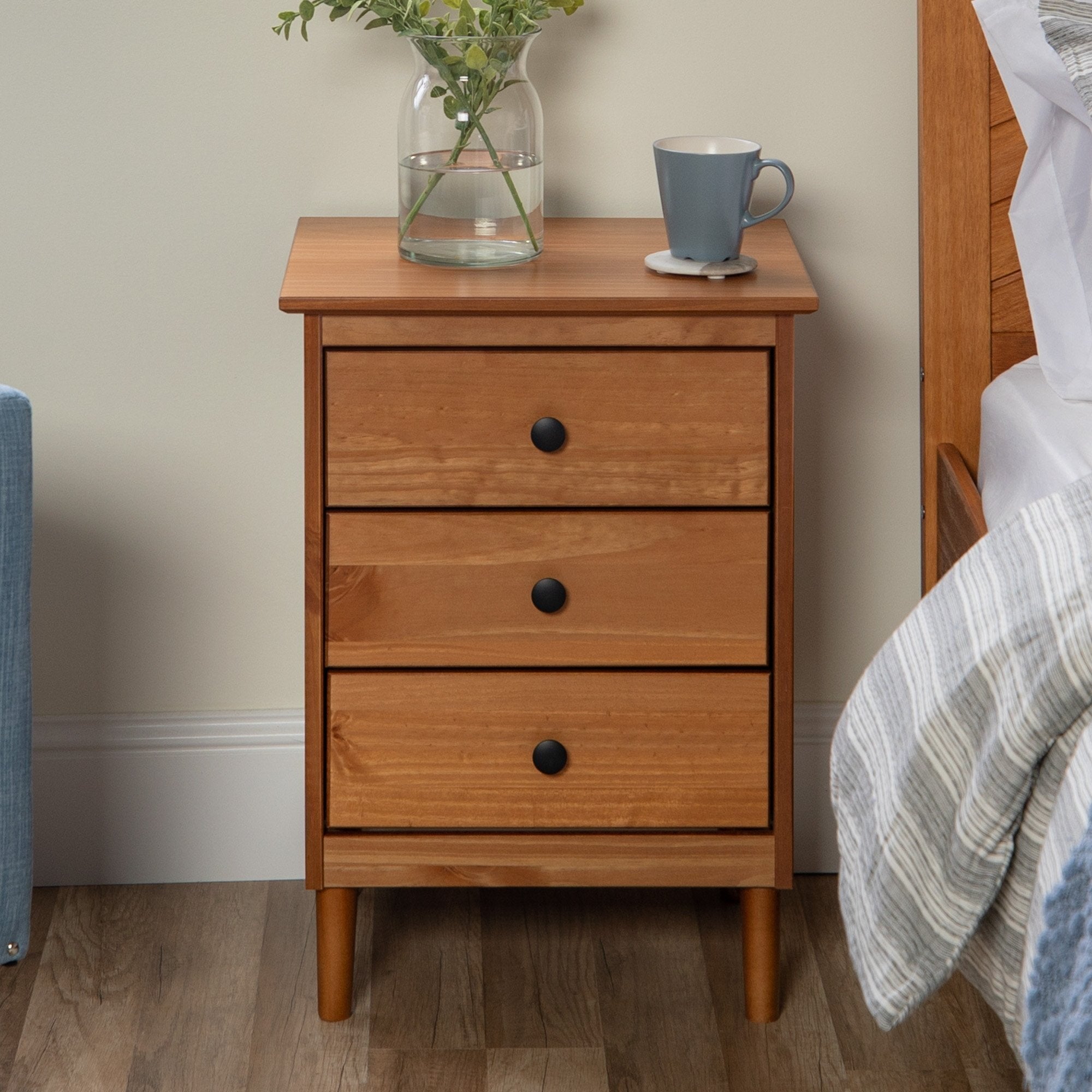 Mesita de noche de madera maciza de estilo transicional Spencer
