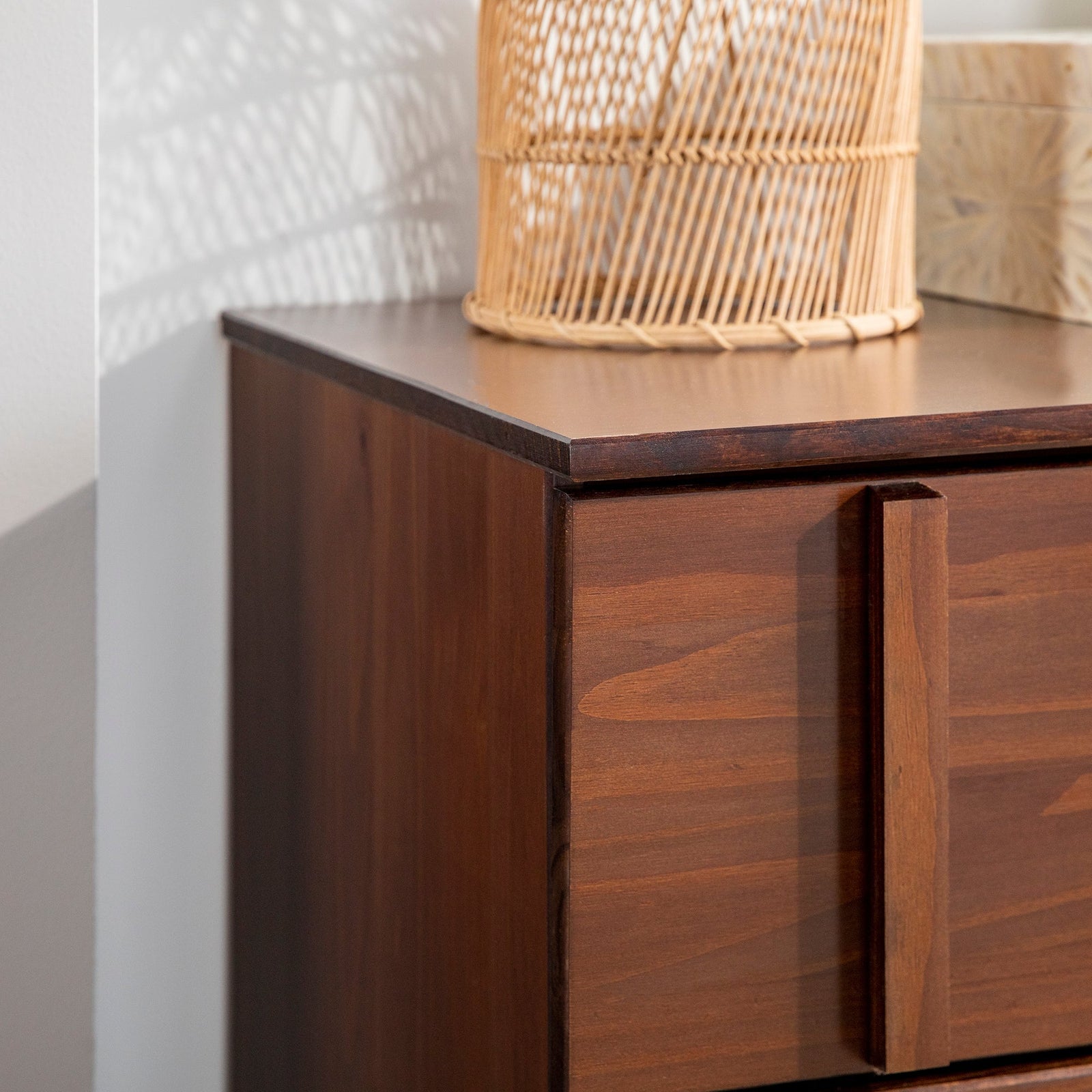 Cómoda moderna de madera maciza Bronx