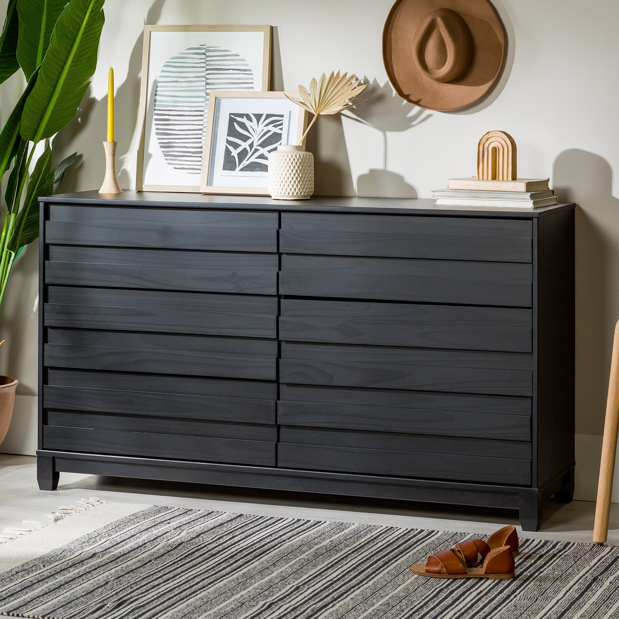 Cómoda Priya de madera maciza con 6 cajones