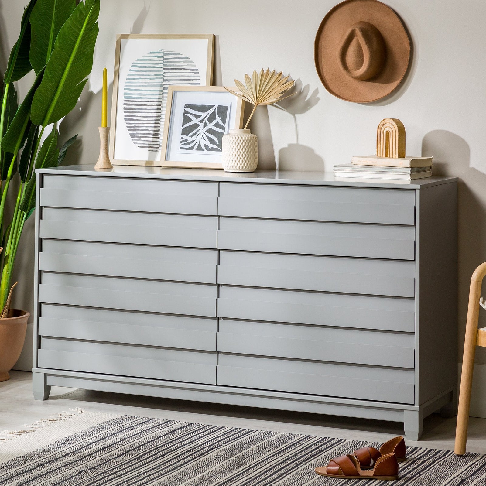 Cómoda Priya de madera maciza con 6 cajones