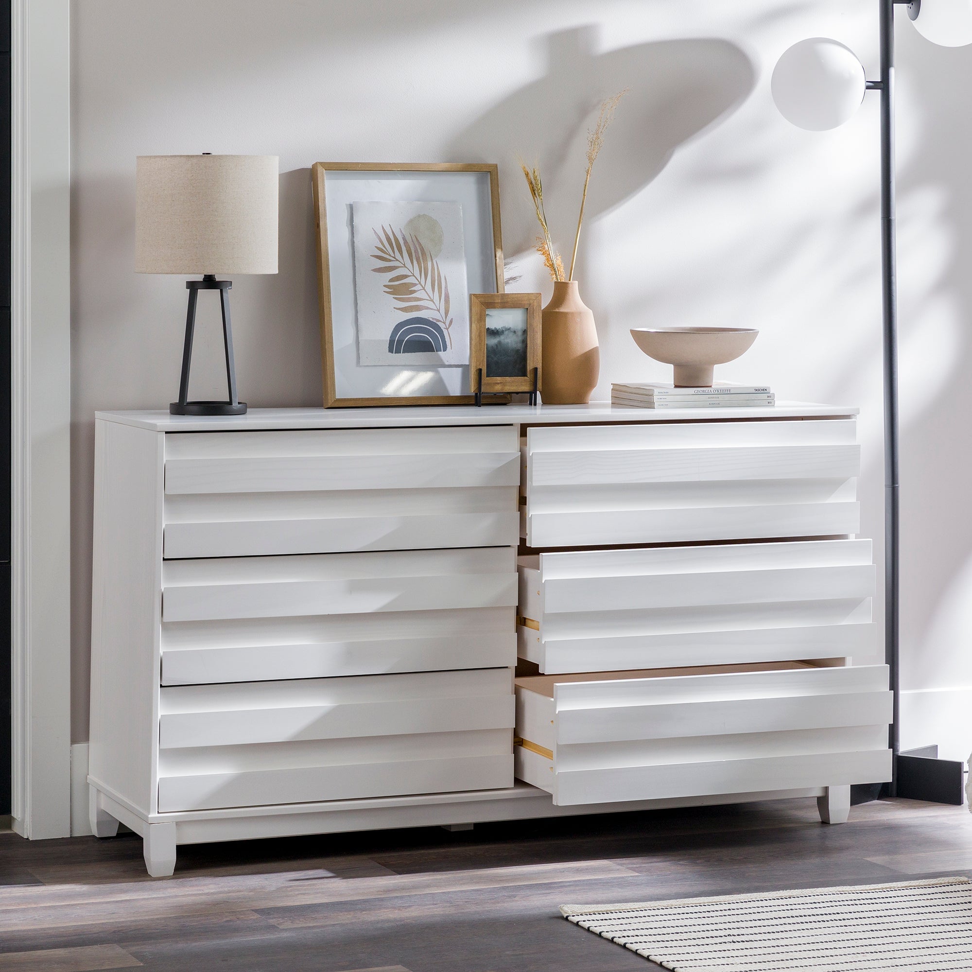 Cómoda Priya de madera maciza con 6 cajones
