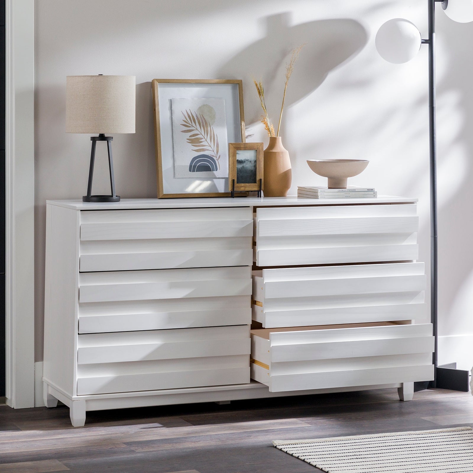 Cómoda Priya de madera maciza con 6 cajones