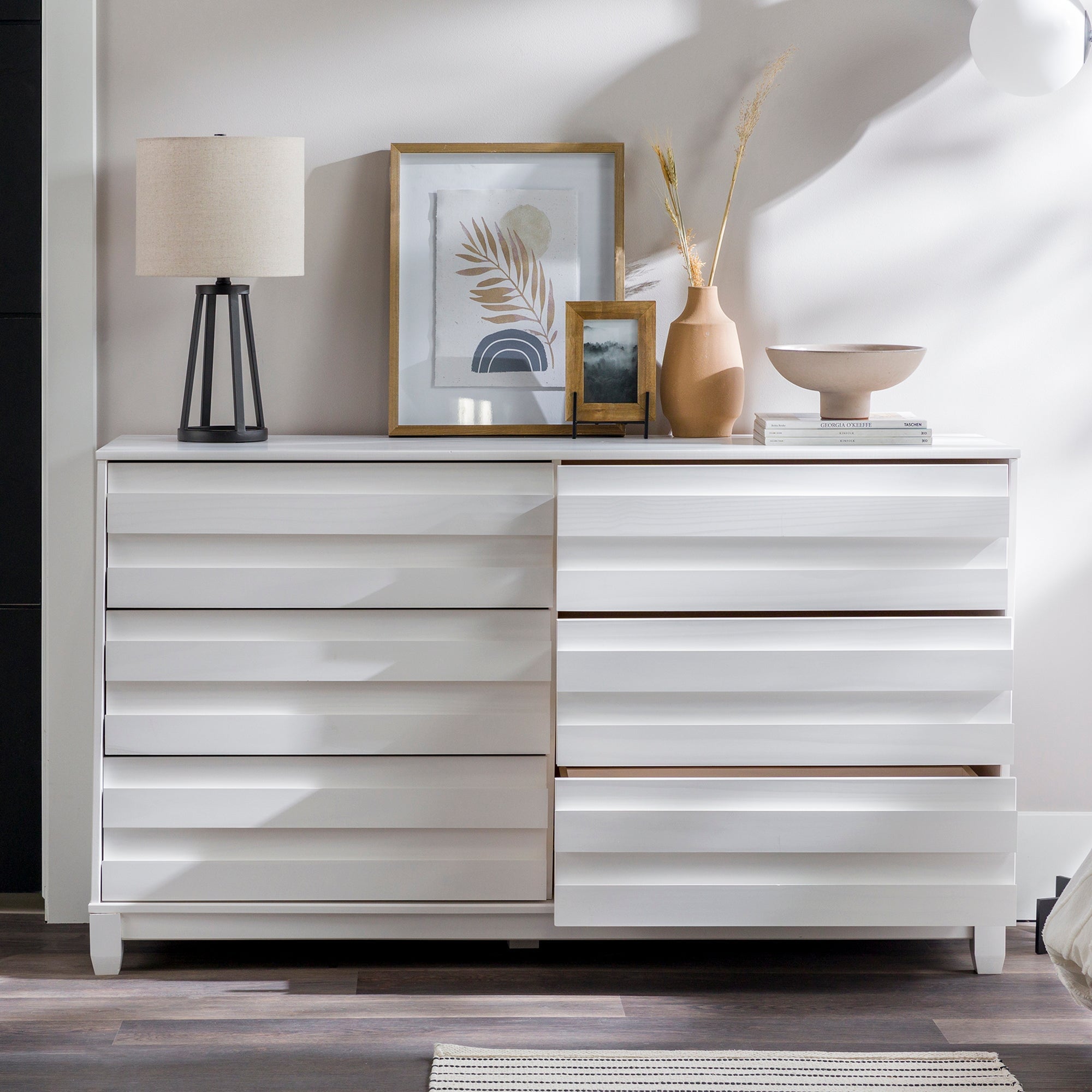Cómoda Priya de madera maciza con 6 cajones