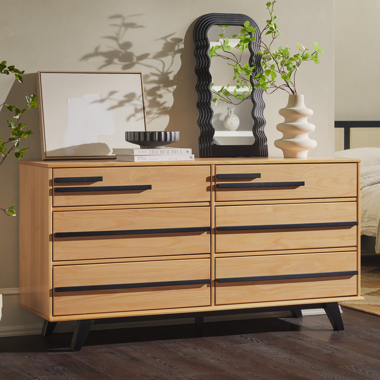Cómoda moderna de madera maciza con 6 cajones Rebecca