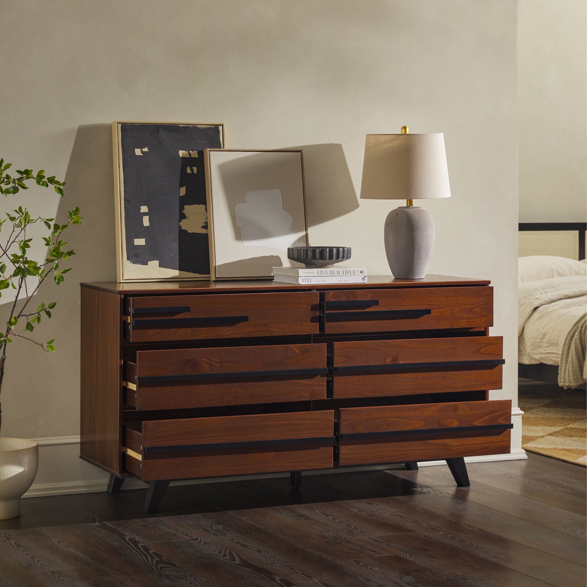 Cómoda moderna de madera maciza con 6 cajones Rebecca