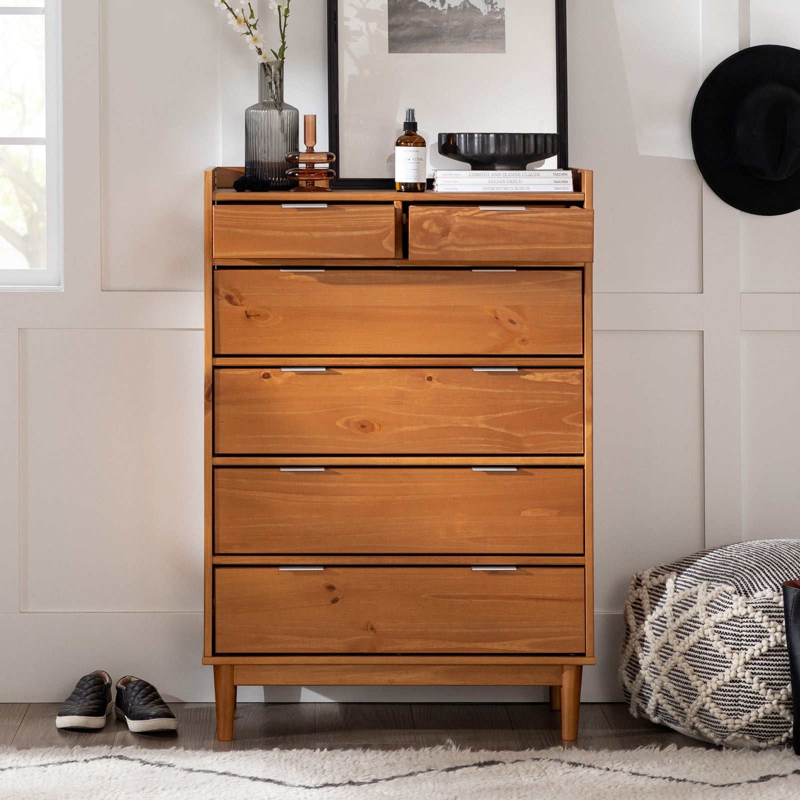 Cómoda moderna de madera de mediados de siglo de Lee