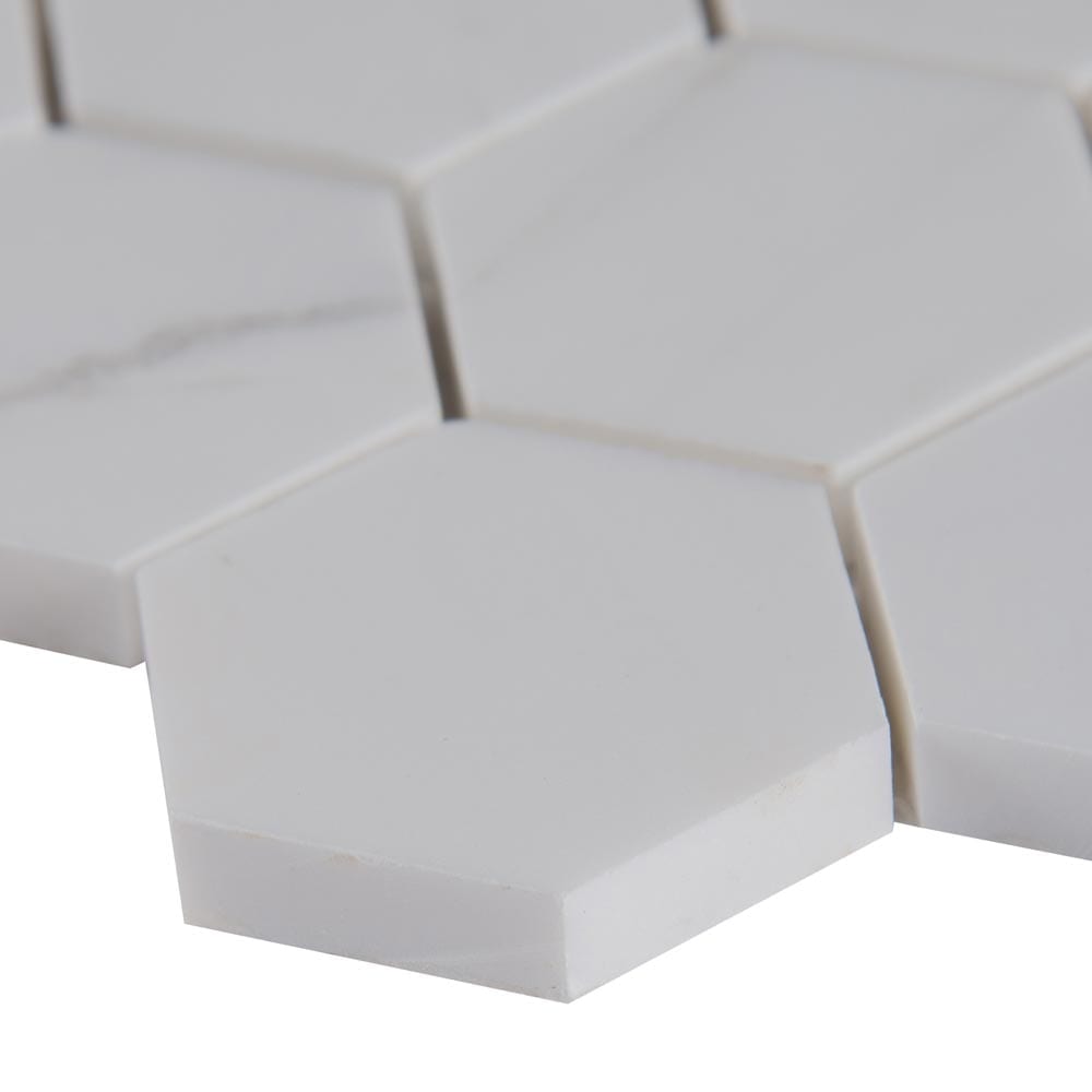 Mosaico hexagonal de mármol pulido Bianco Dolomite de 29,5 x 30,5 cm, montado en malla, colección MSI