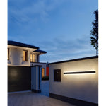 Lámpara de pared LED impermeable para exteriores negra con modelo de control por aplicación