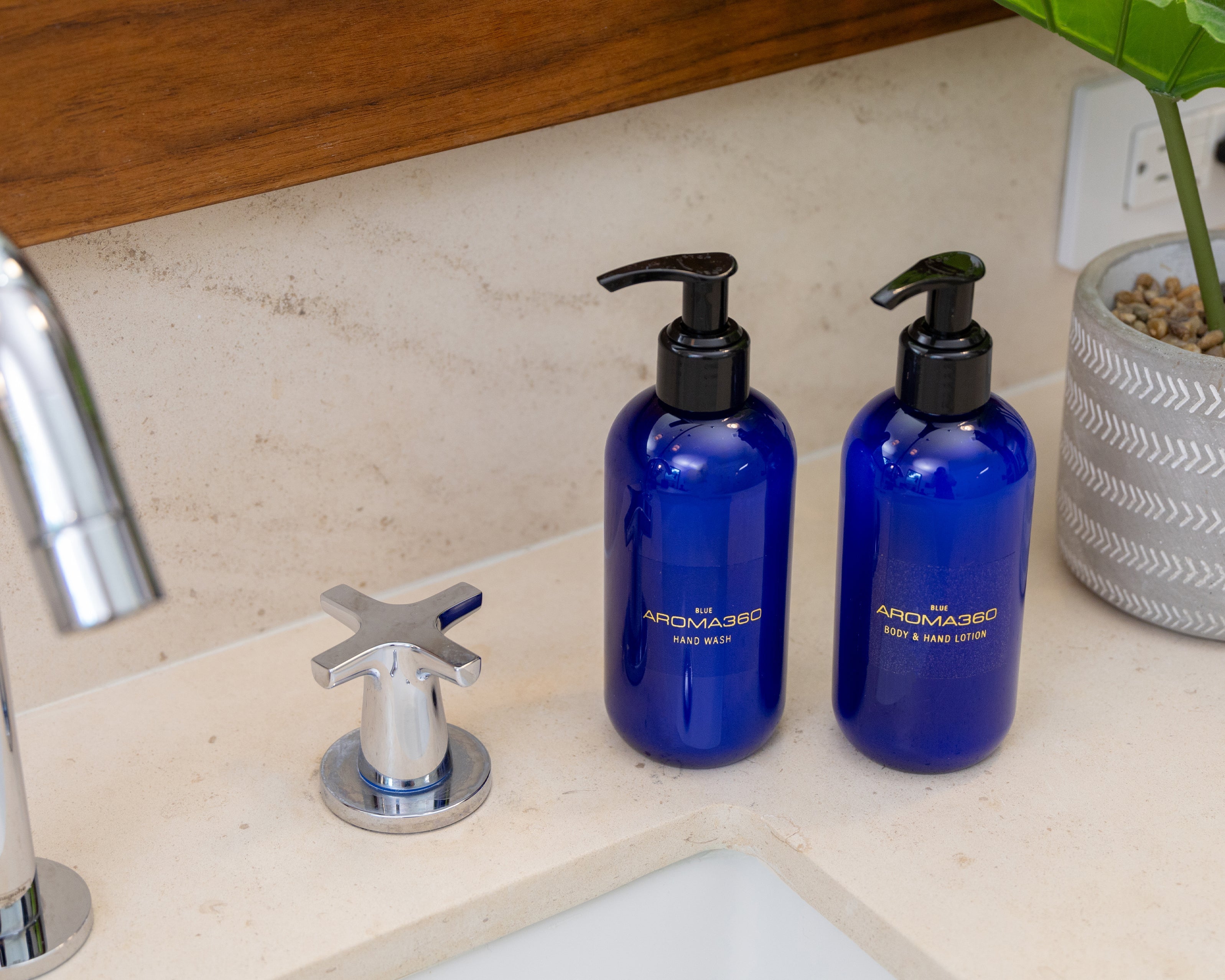 Blue Body & Hand Lotion Pure Luxury Fragrance