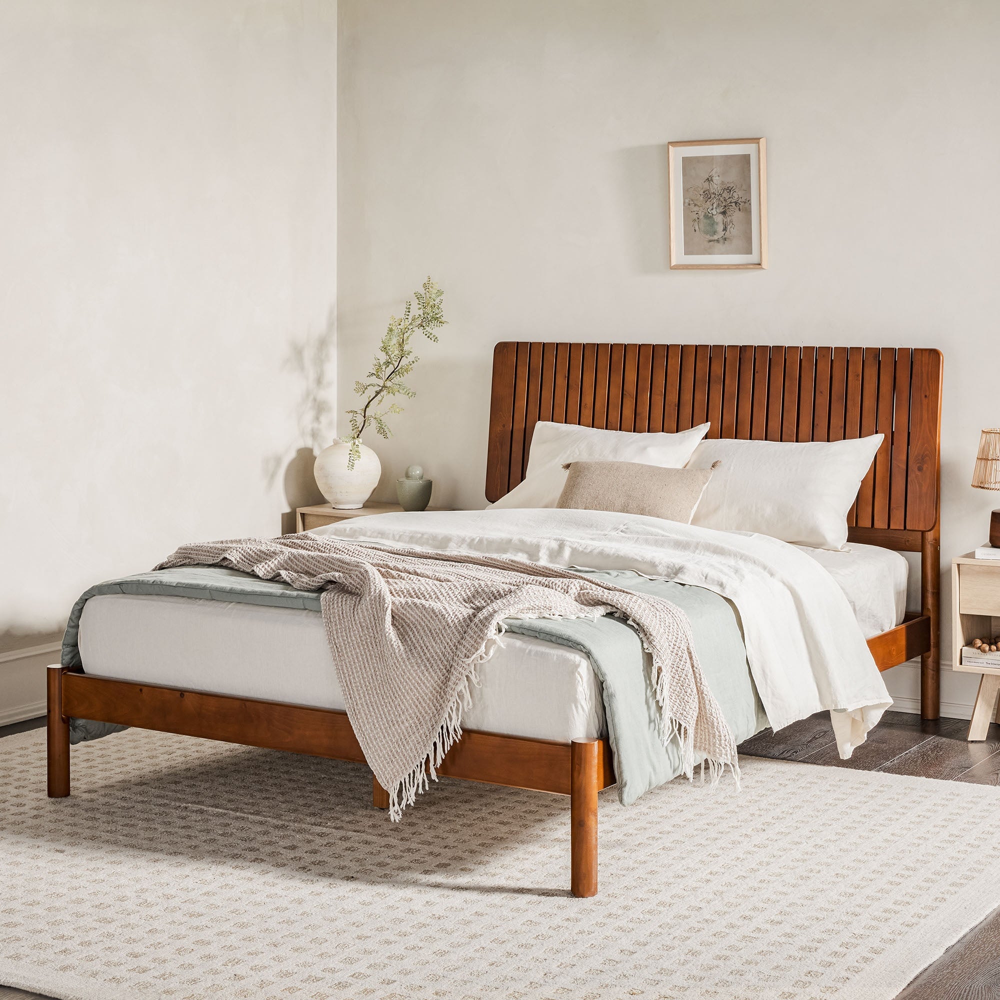Cabecero de listones Cama de madera maciza de estilo moderno de mediados de siglo