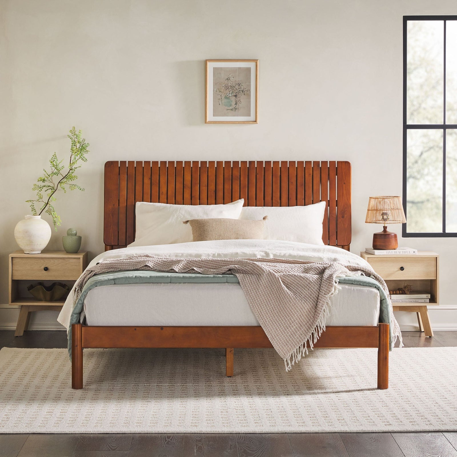 Cabecero de listones Cama de madera maciza de estilo moderno de mediados de siglo