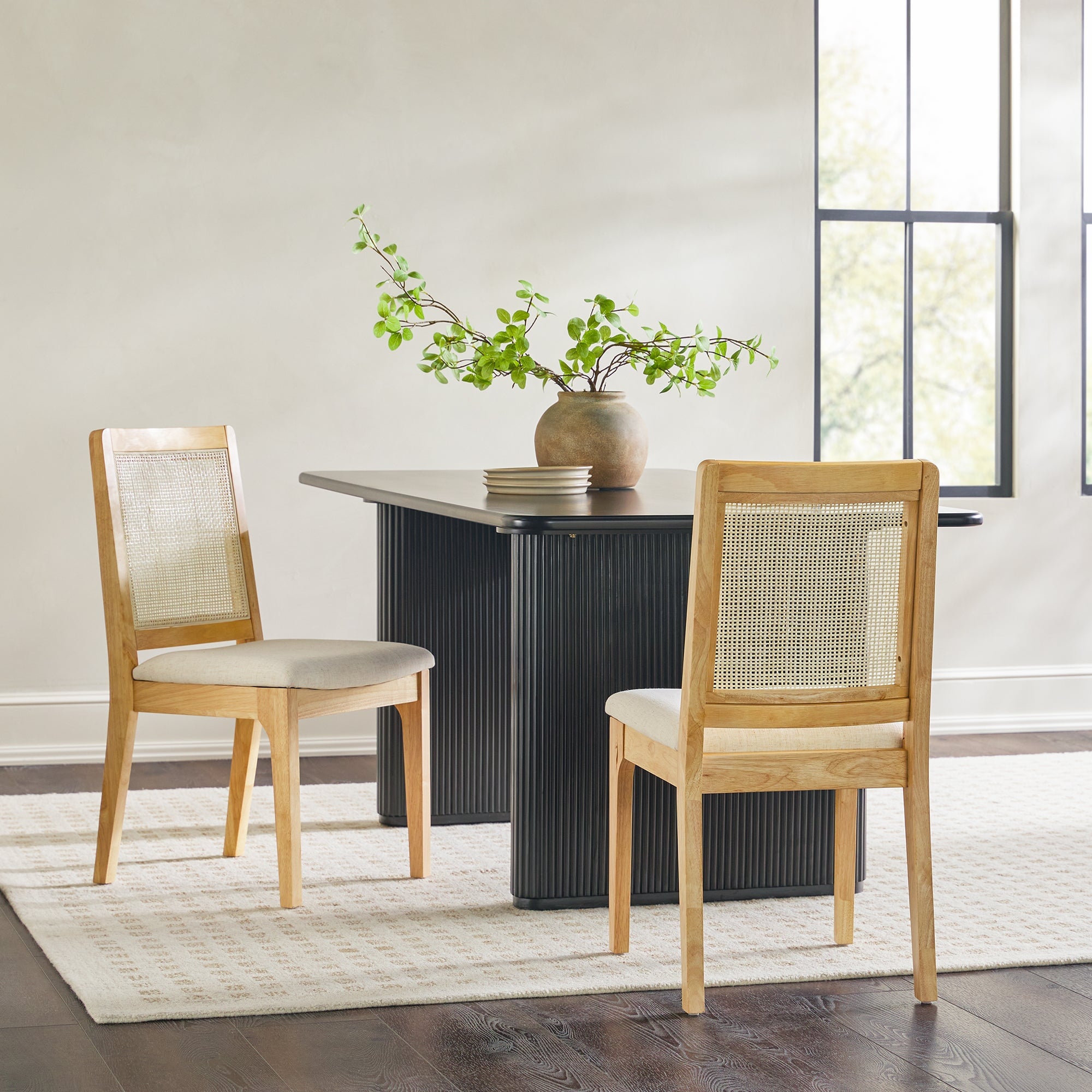 Silla de comedor de madera maciza Catalina con respaldo de ratán, juego de 2