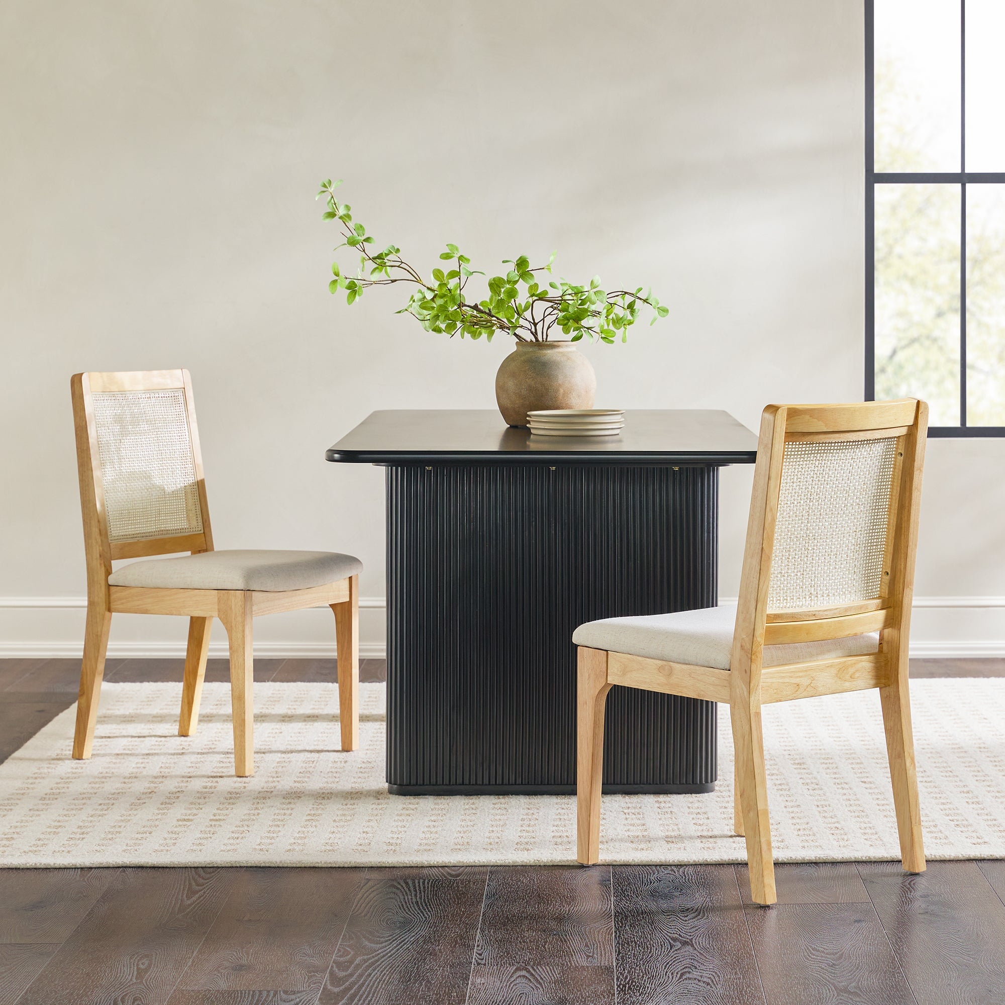 Silla de comedor de madera maciza Catalina con respaldo de ratán, juego de 2