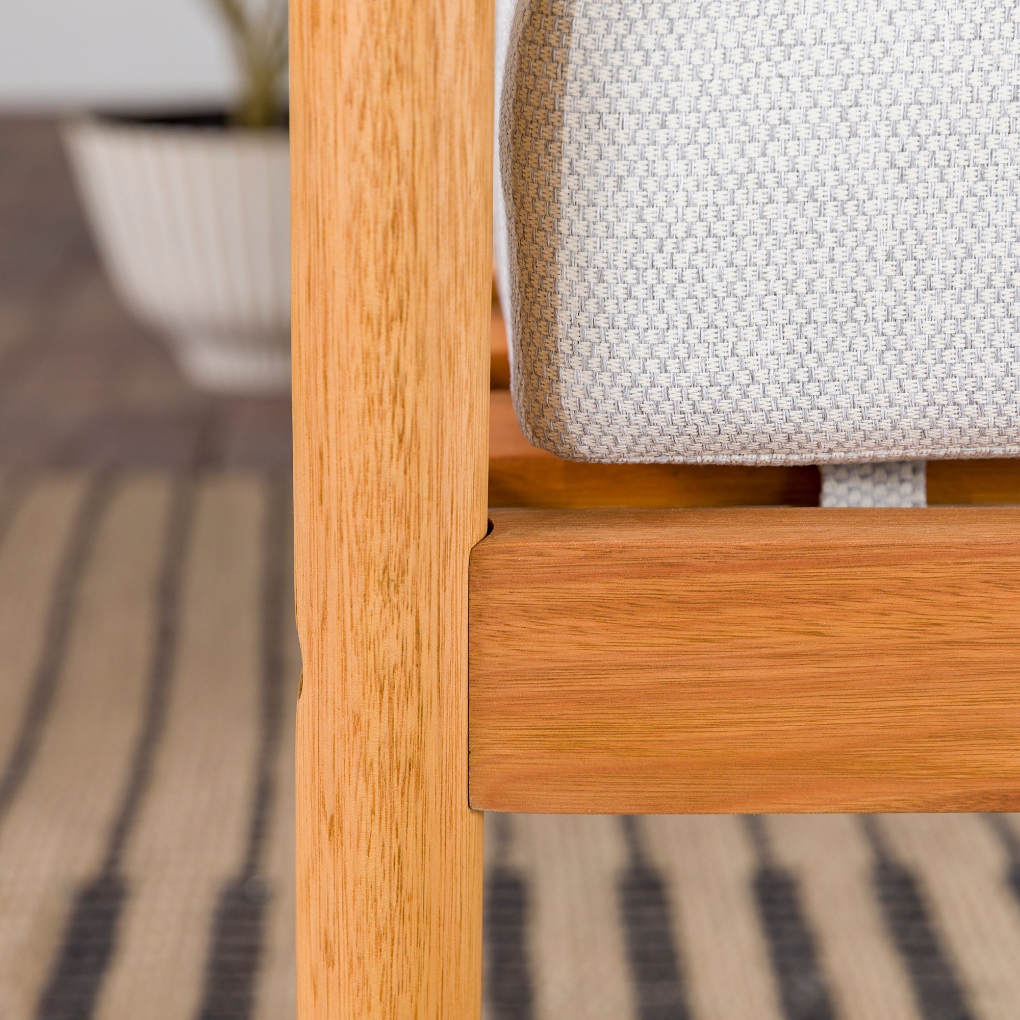 Sofá de dos plazas moderno de madera maciza con husillos para patio