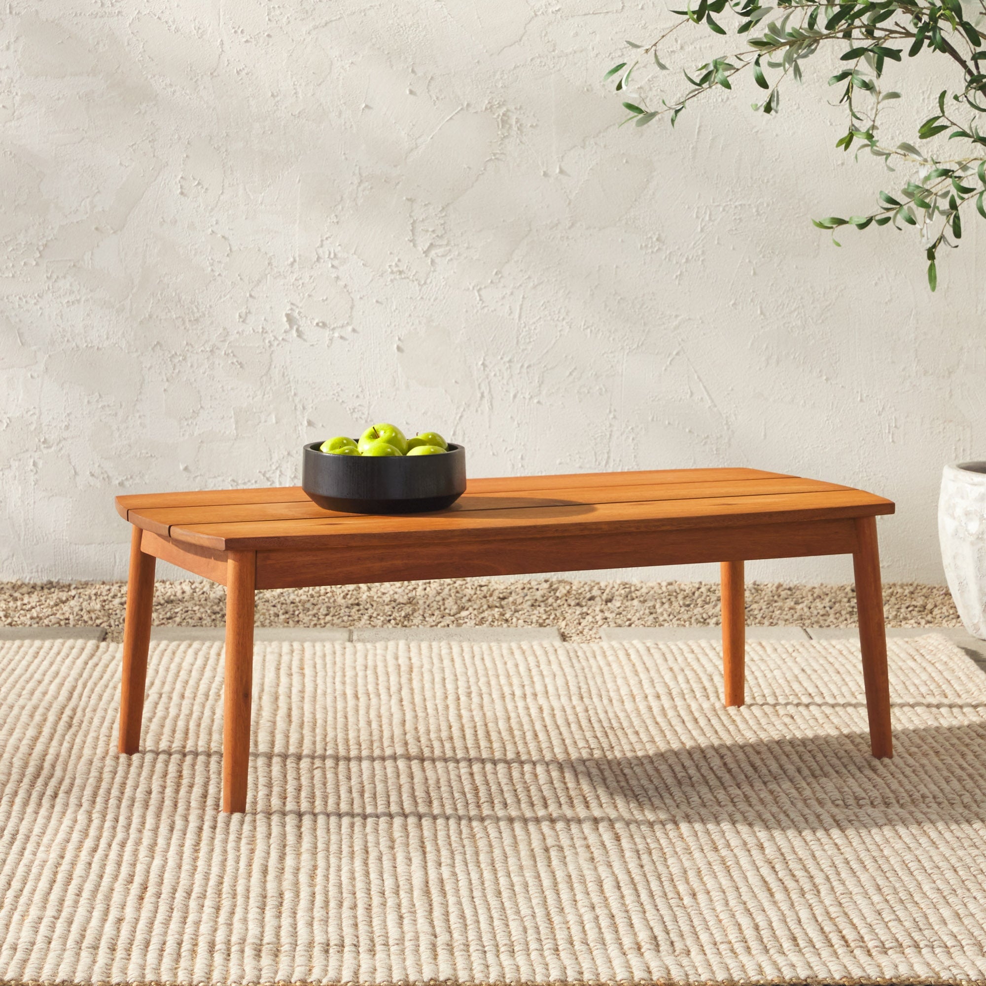 Mesa de centro moderna de madera maciza para patio Circa