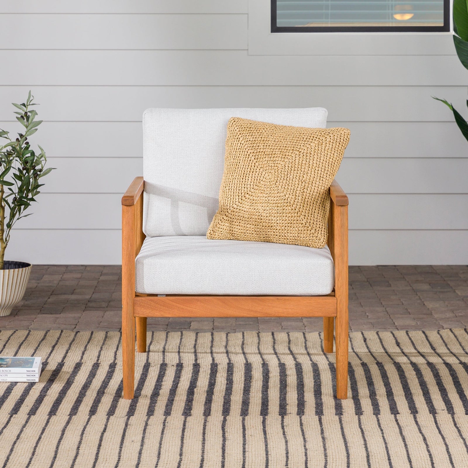 Sillón de patio con husillo de madera maciza moderno Circa