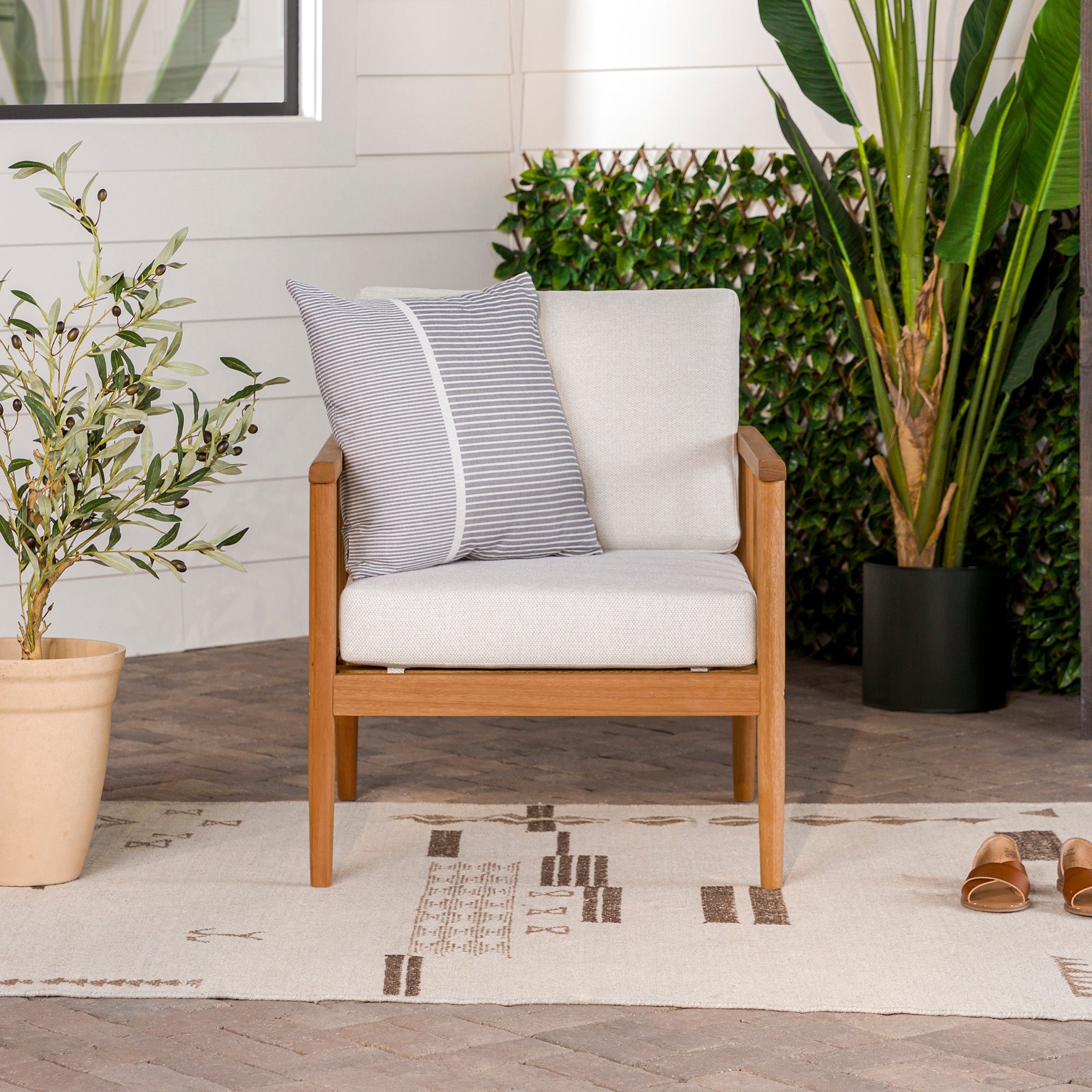 Sillón de patio con husillo de madera maciza moderno Circa