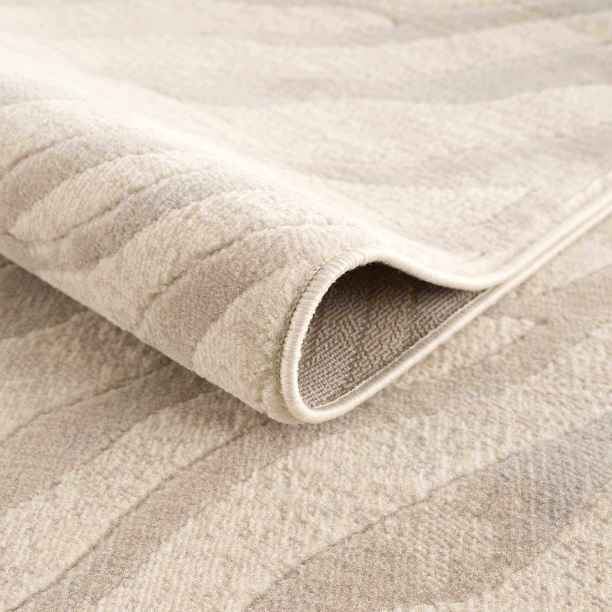 Alfombra con estampado de cebra de Manteca en color beige