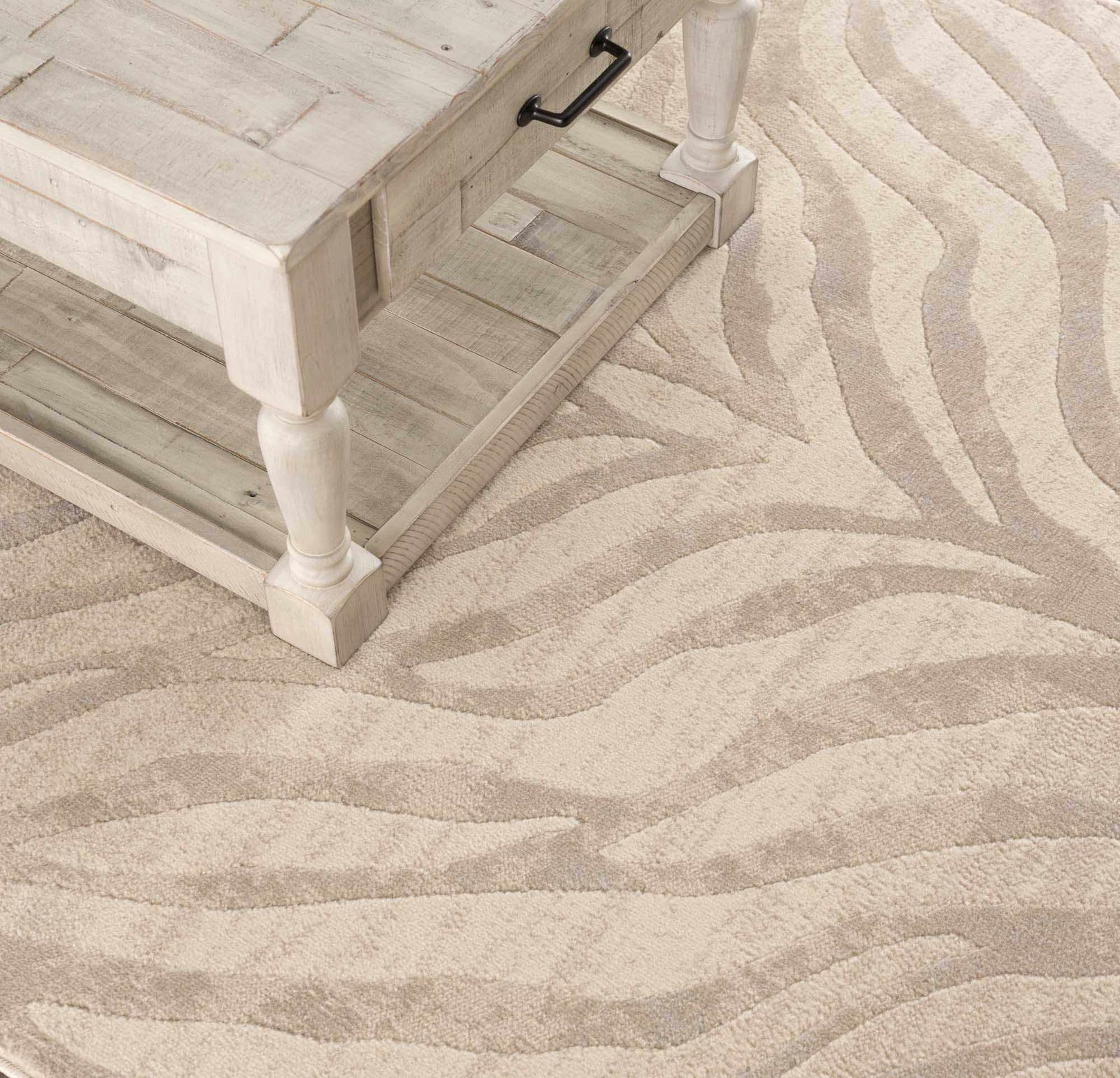 Alfombra con estampado de cebra de Manteca en color beige