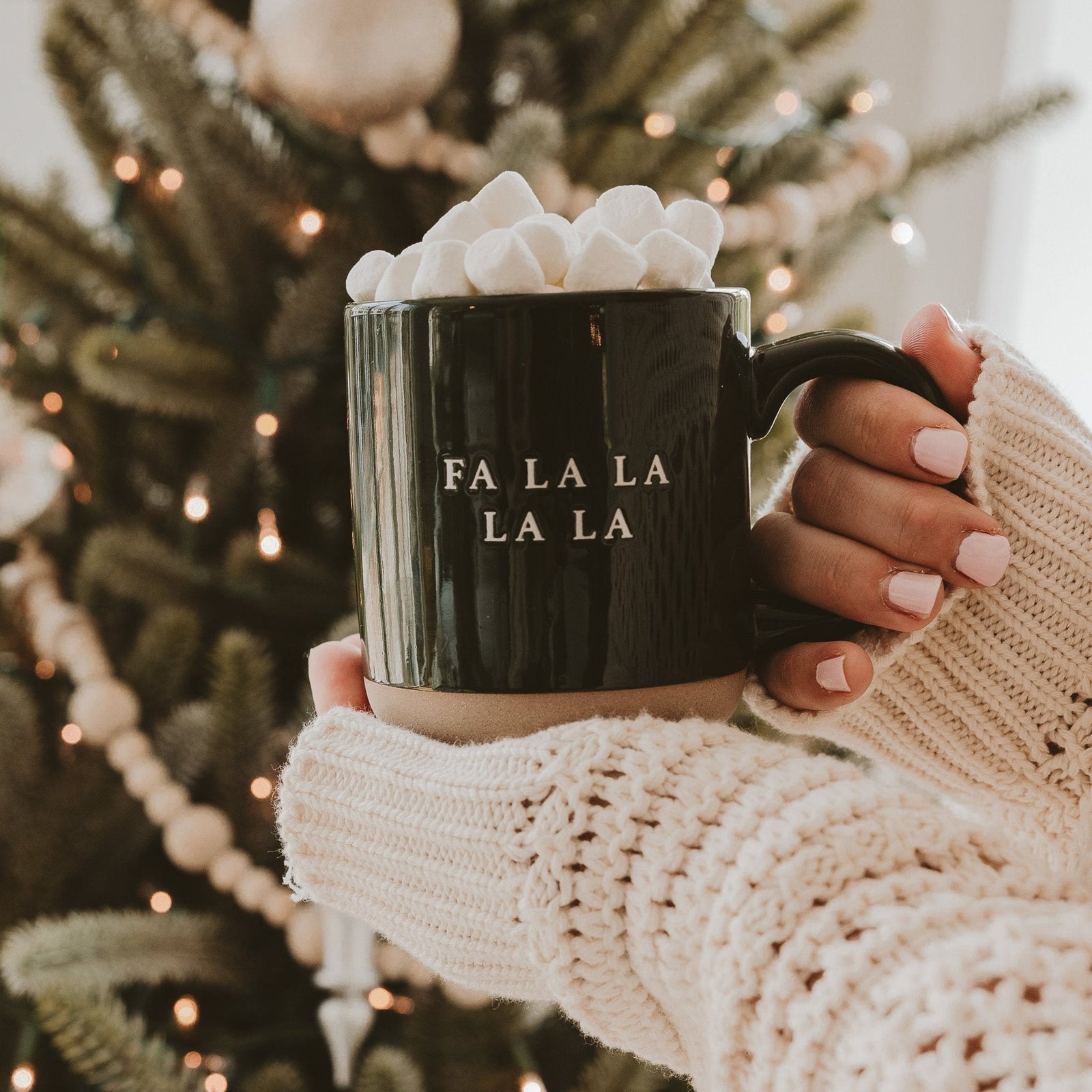 Fa La La 14oz. Taza de café de gres verde 