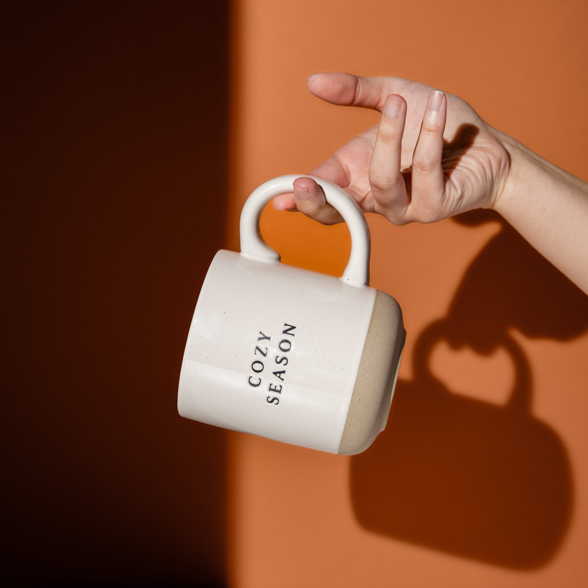 Taza de café de cerámica de 14 oz. "Cozy Season"