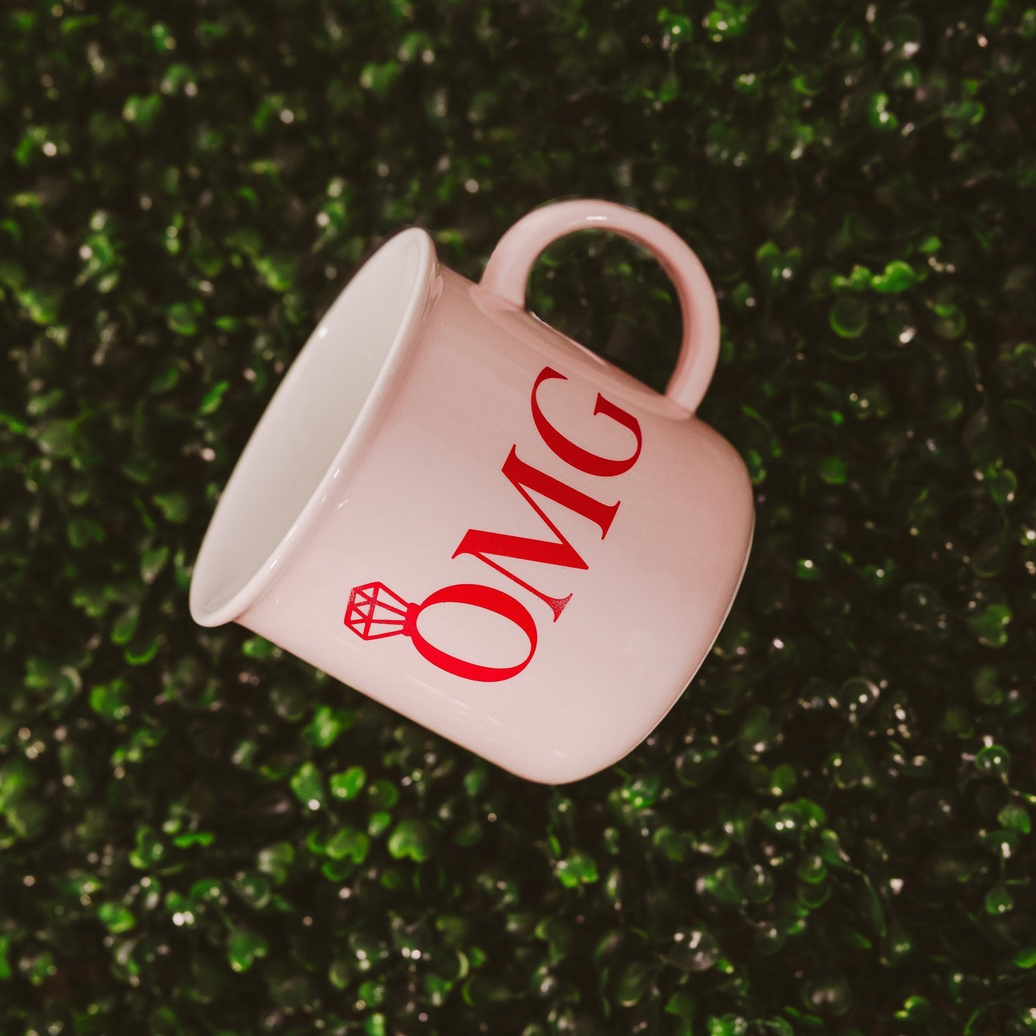 Taza de café OMG de 11 oz con diseño de fogata