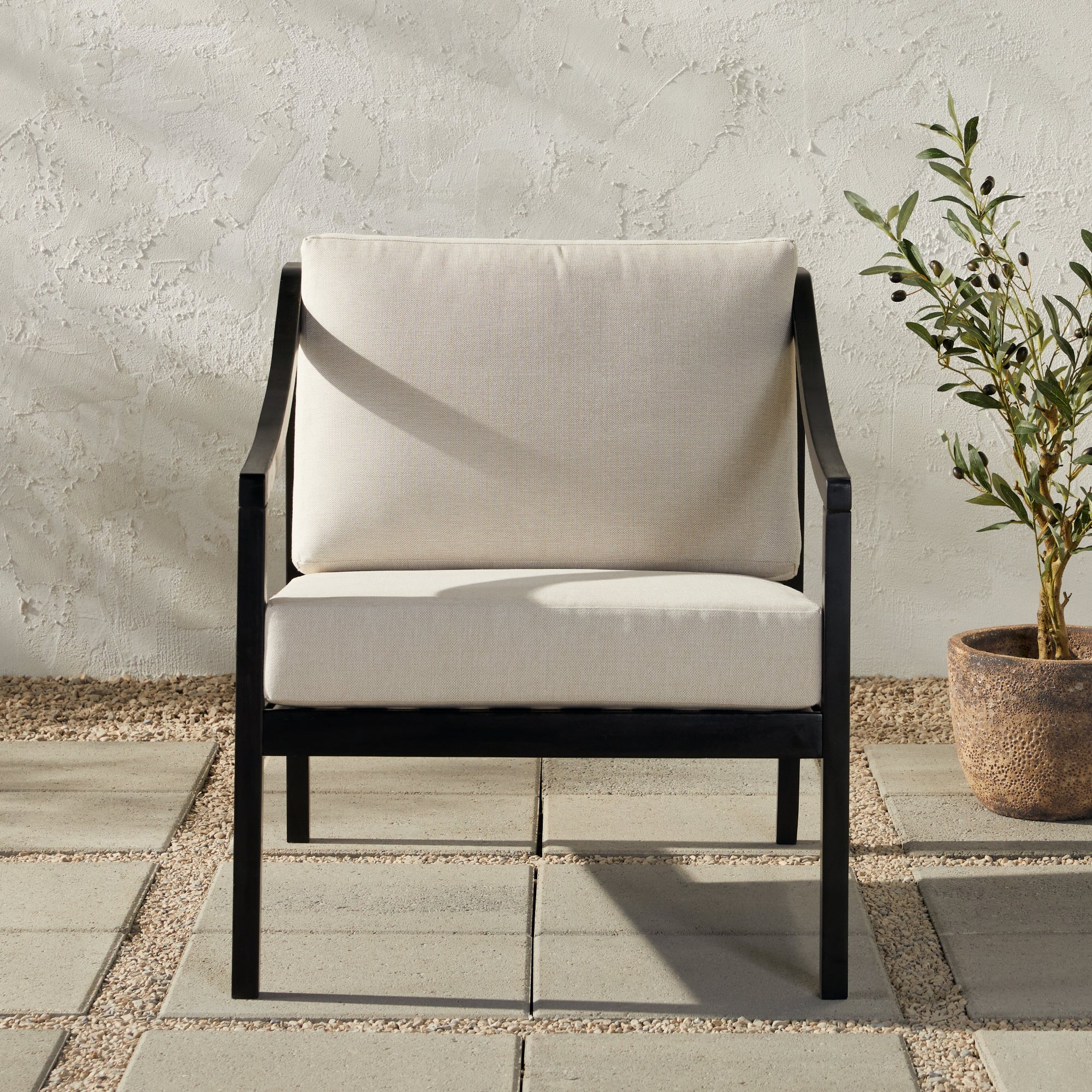 Sillón de exterior moderno de madera maciza de Colonia