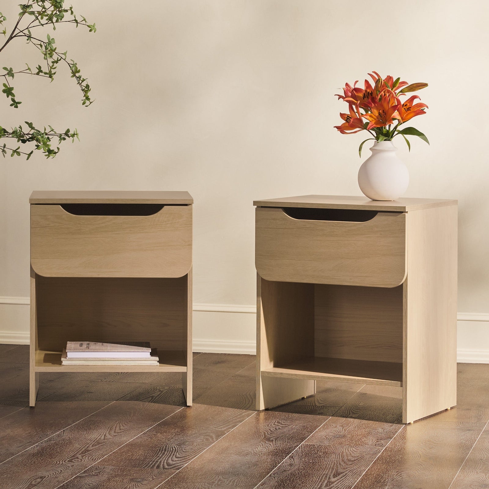 Mesita de noche moderna Domm con 1 cajón