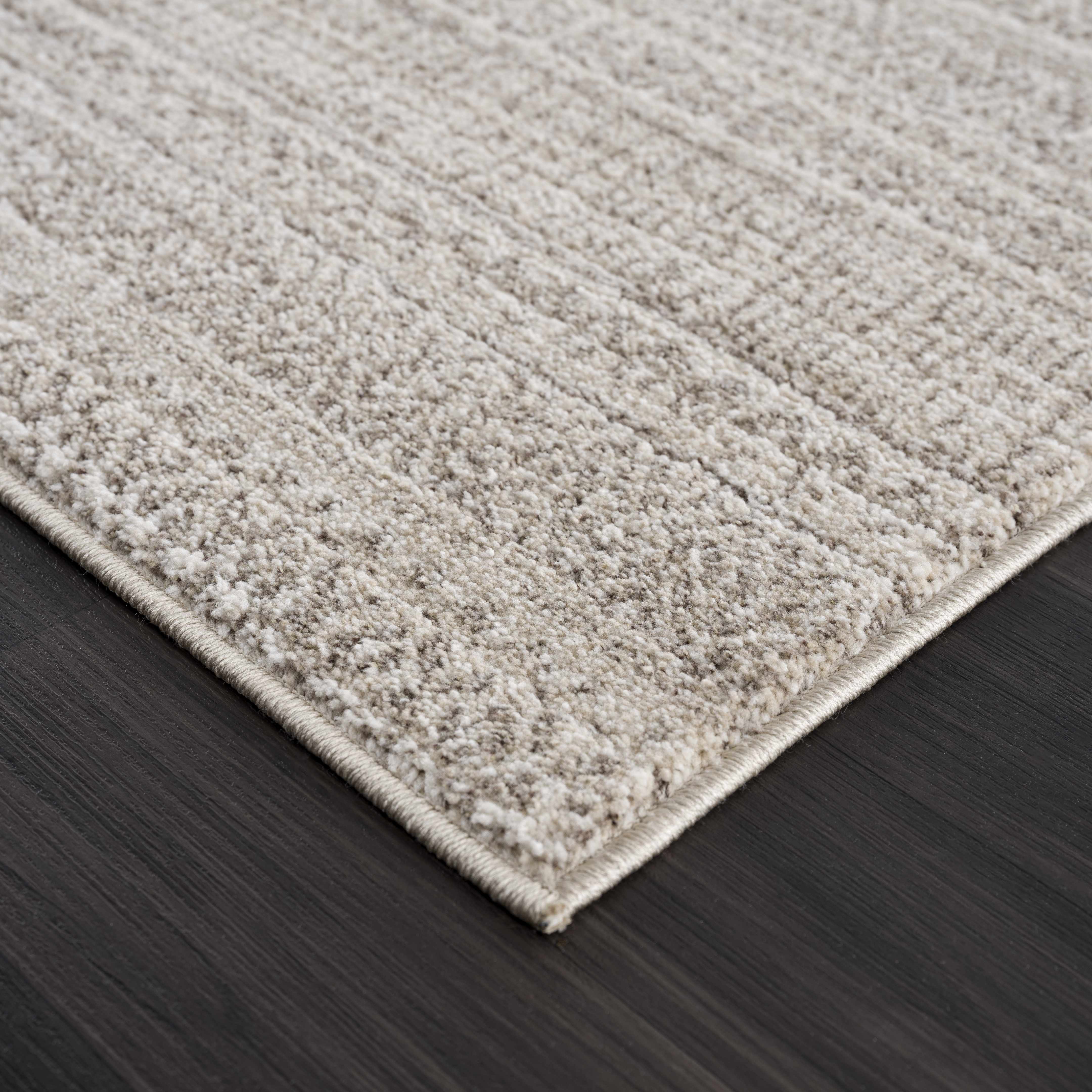 Alfombra tribal de pelo alto color beige de Nate