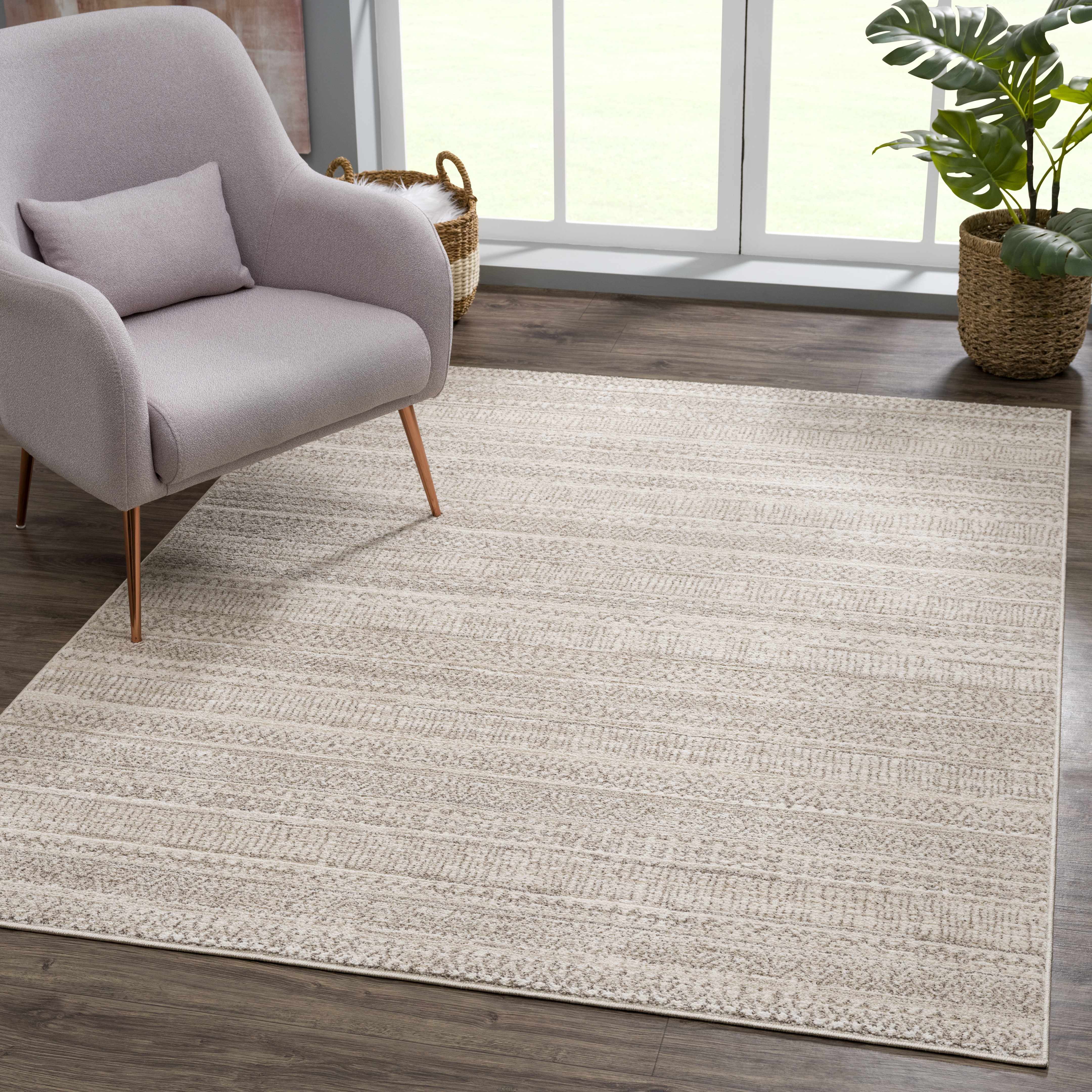 Alfombra tribal de pelo alto color beige de Nate