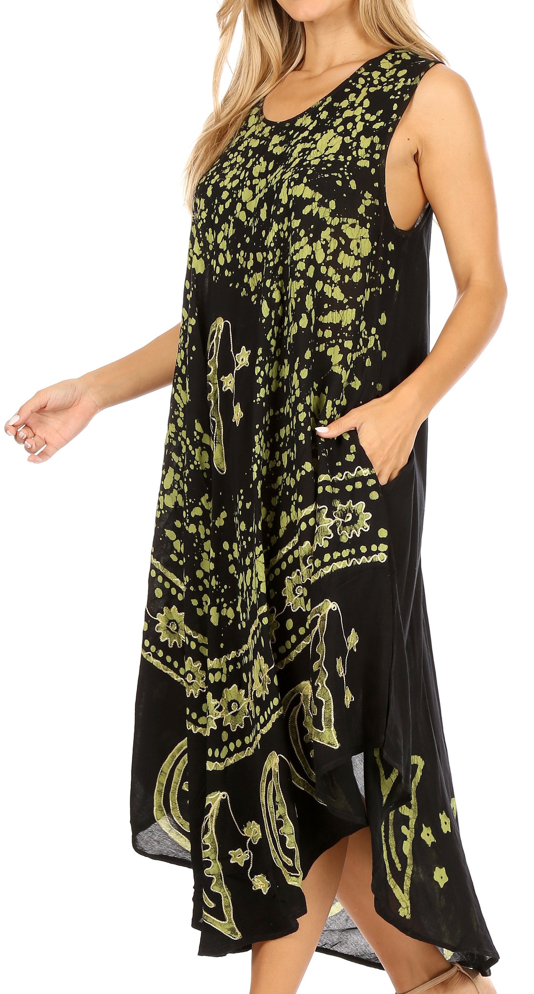 Vestido caftán batik con estampado de luna y estrellas de Sakkas