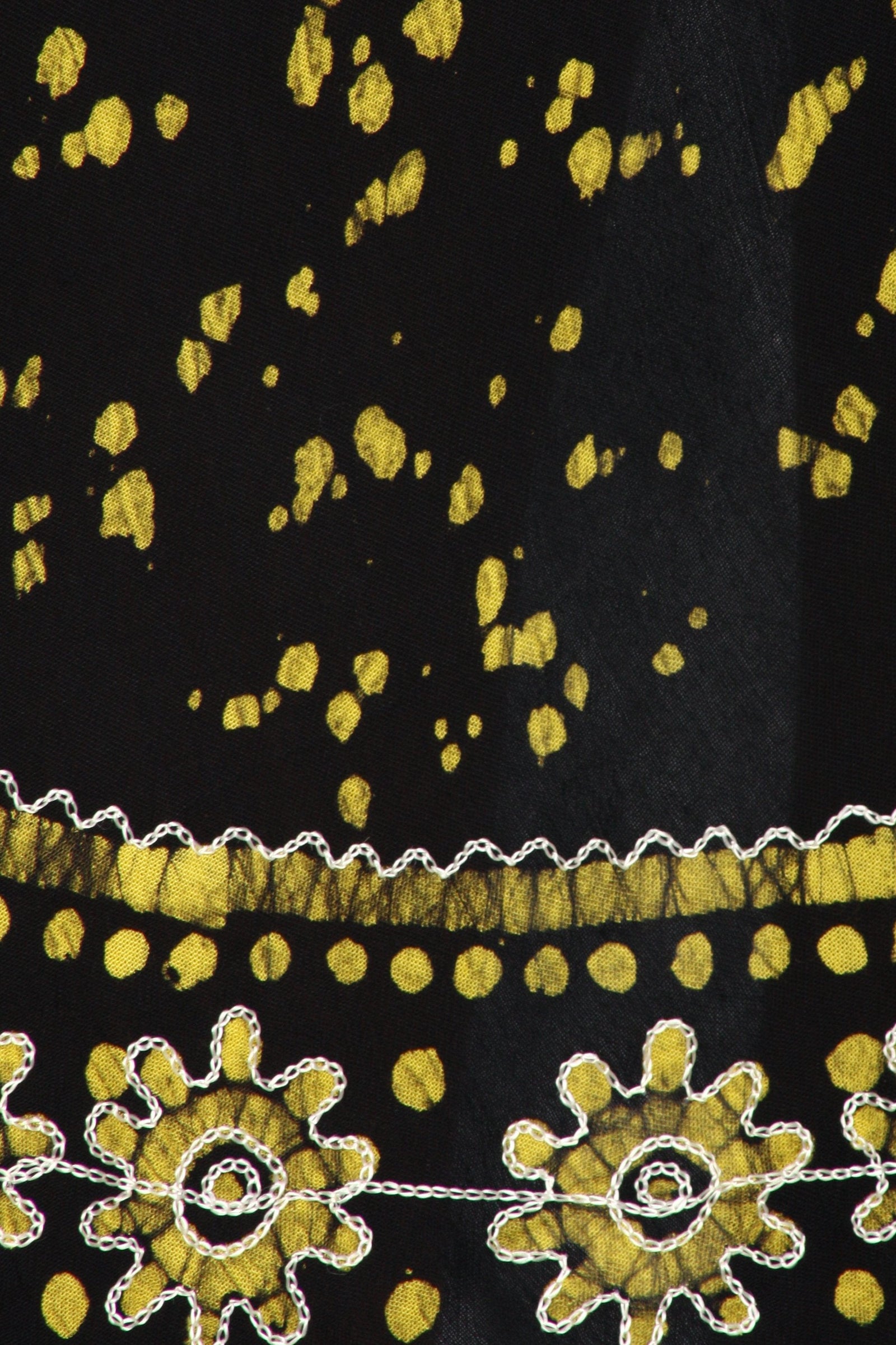 Vestido caftán batik con estampado de luna y estrellas de Sakkas