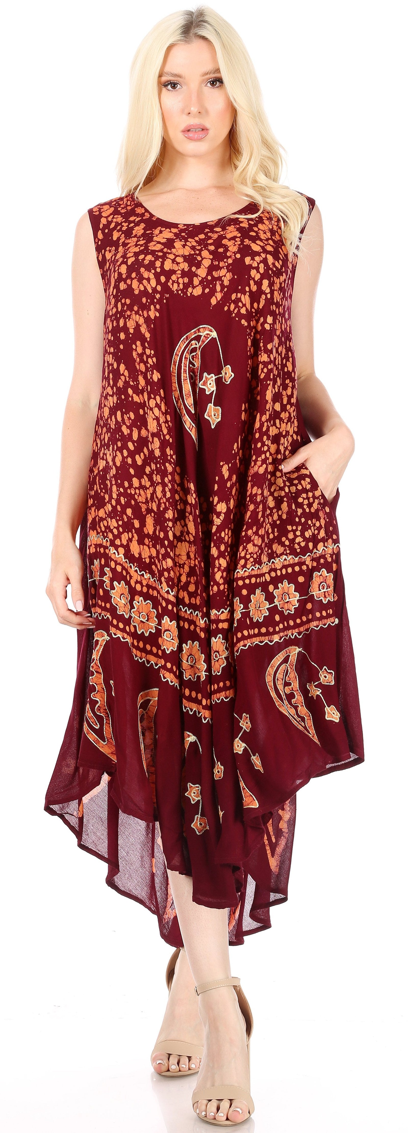 Vestido caftán batik con estampado de luna y estrellas de Sakkas