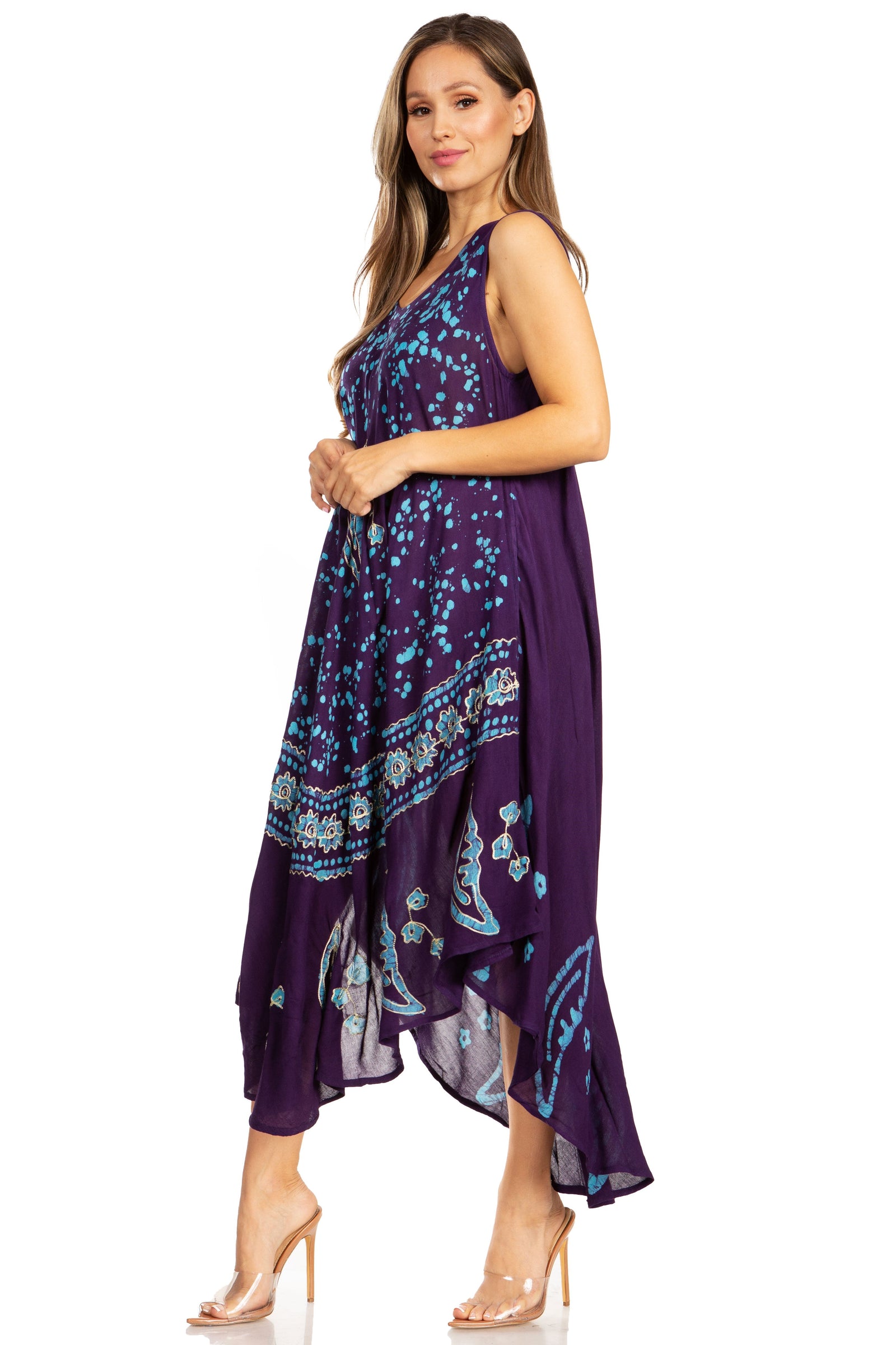 Vestido caftán batik con estampado de luna y estrellas de Sakkas
