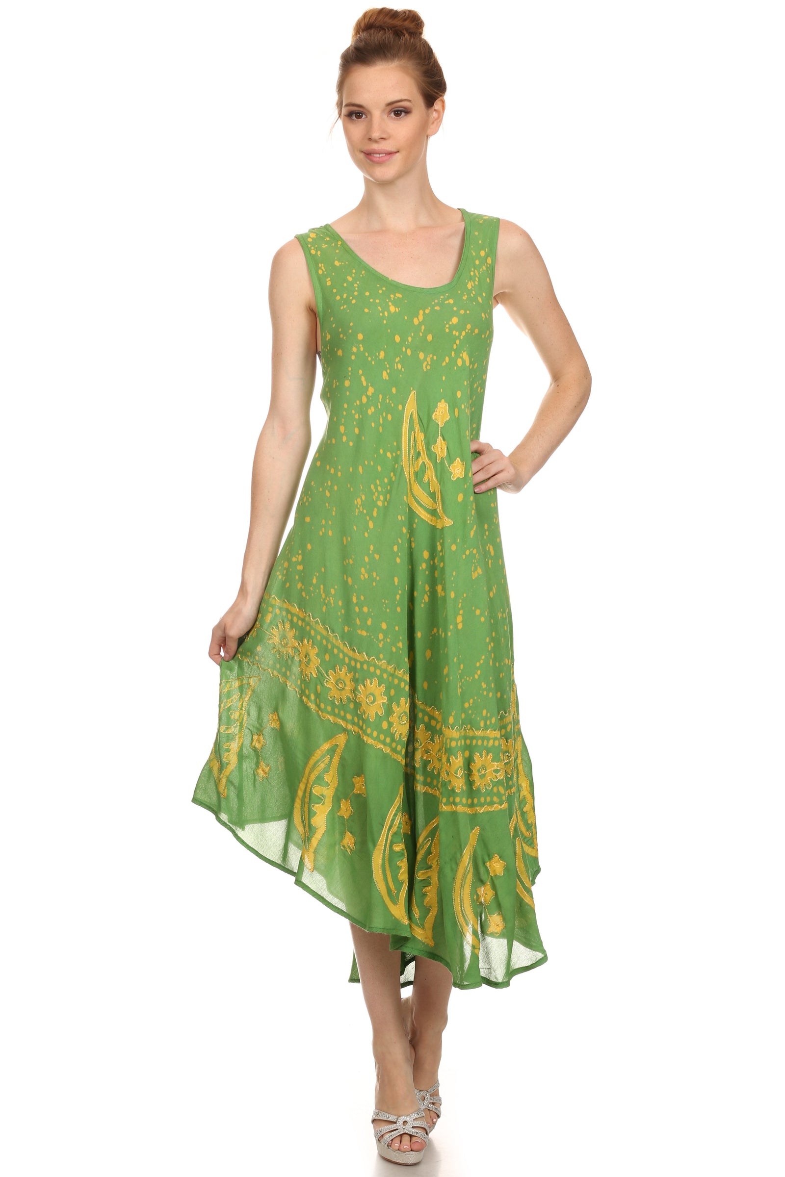 Vestido caftán batik con estampado de luna y estrellas de Sakkas