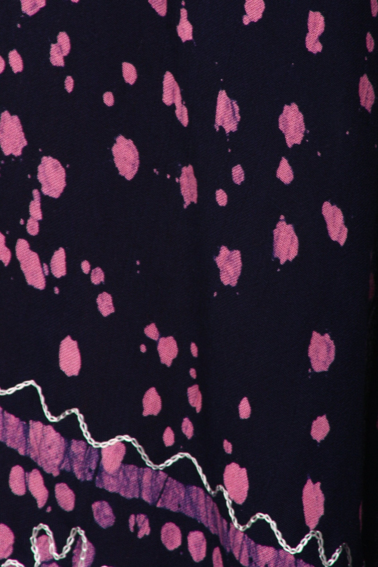 Vestido caftán batik con estampado de luna y estrellas de Sakkas
