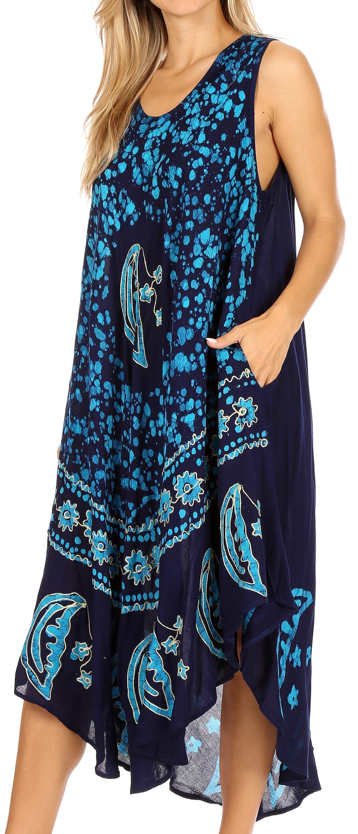 Vestido caftán batik con estampado de luna y estrellas de Sakkas