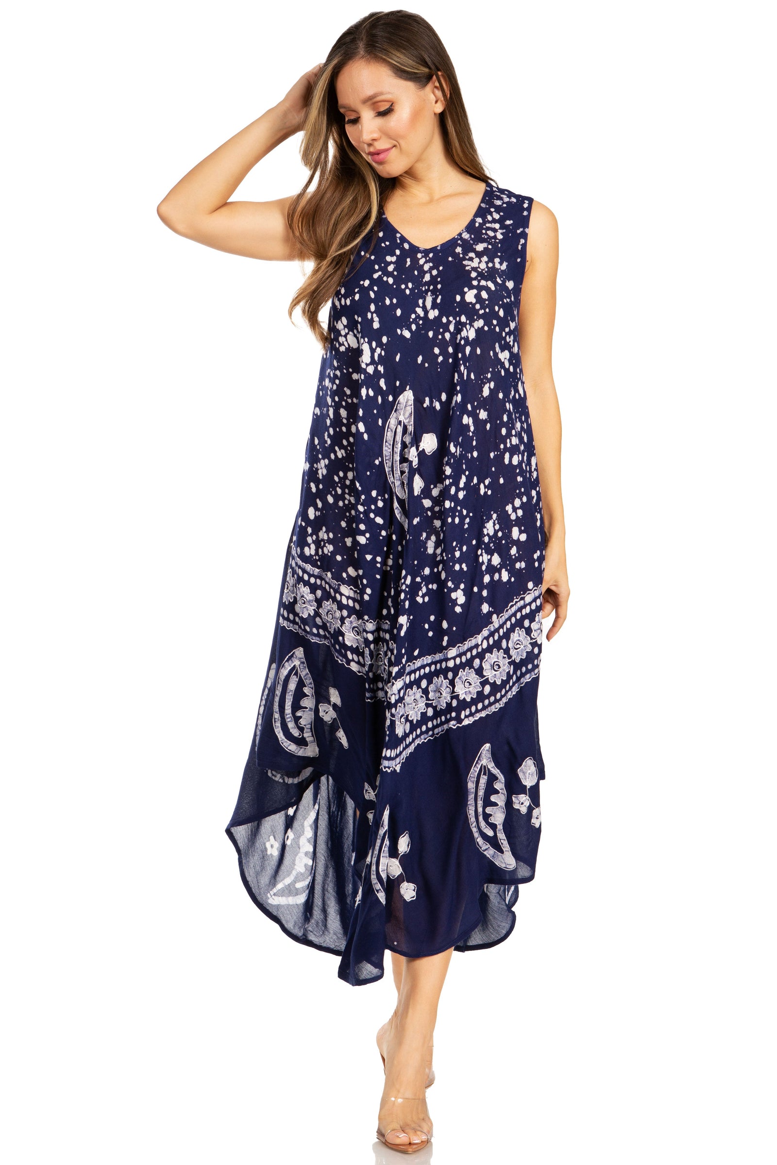 Vestido caftán batik con estampado de luna y estrellas de Sakkas