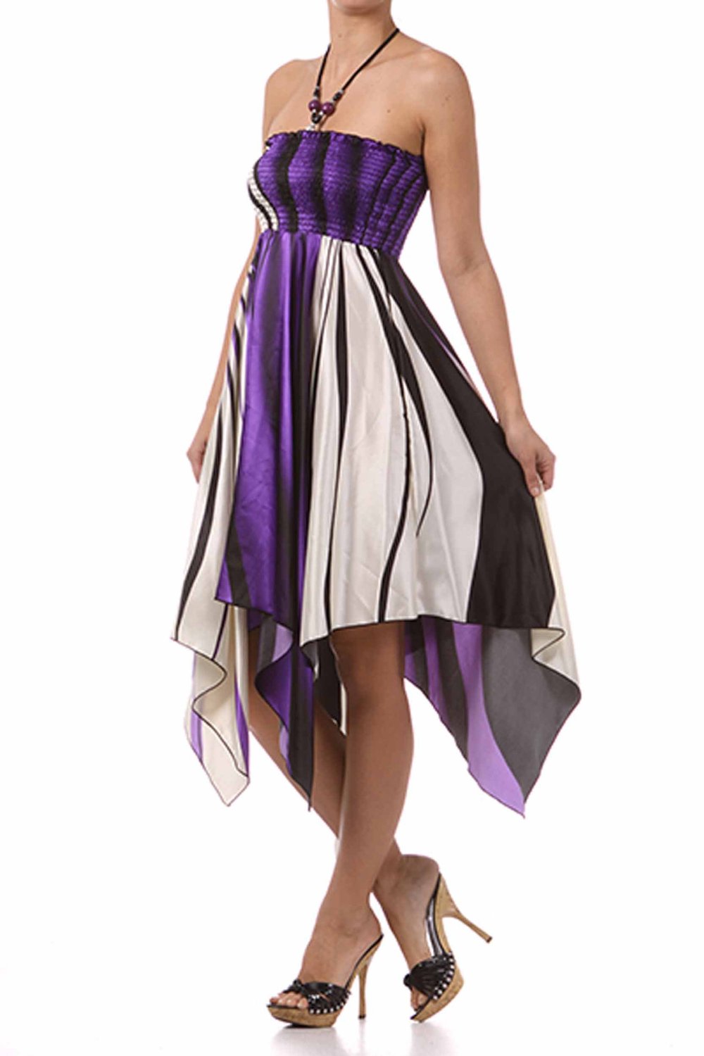 Vestido con escote halter, fruncido y dobladillo tipo pañuelo, con cuentas y tacto satinado en diseño de remolino